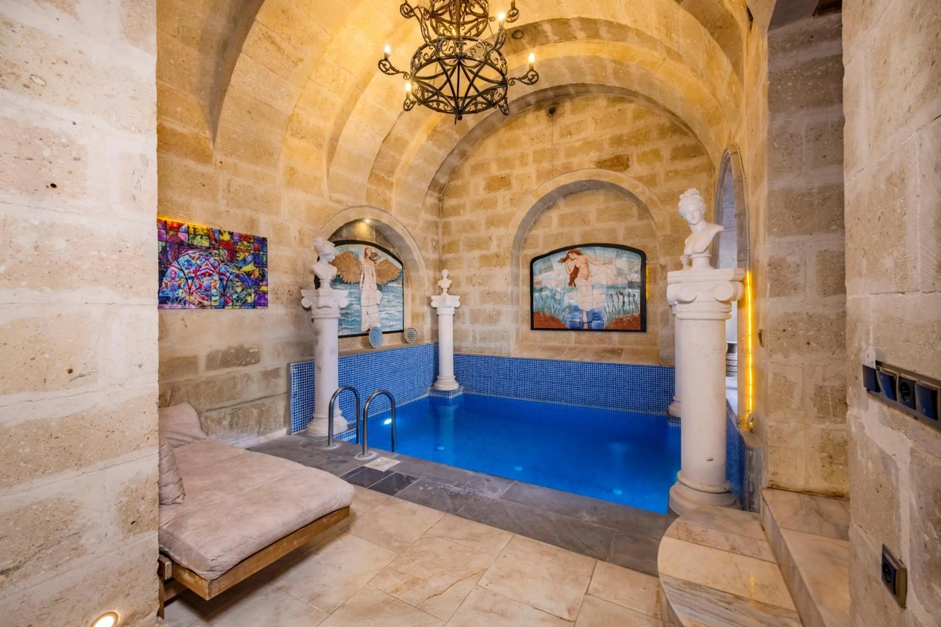 Swimming pool in Pegas Cave Suites