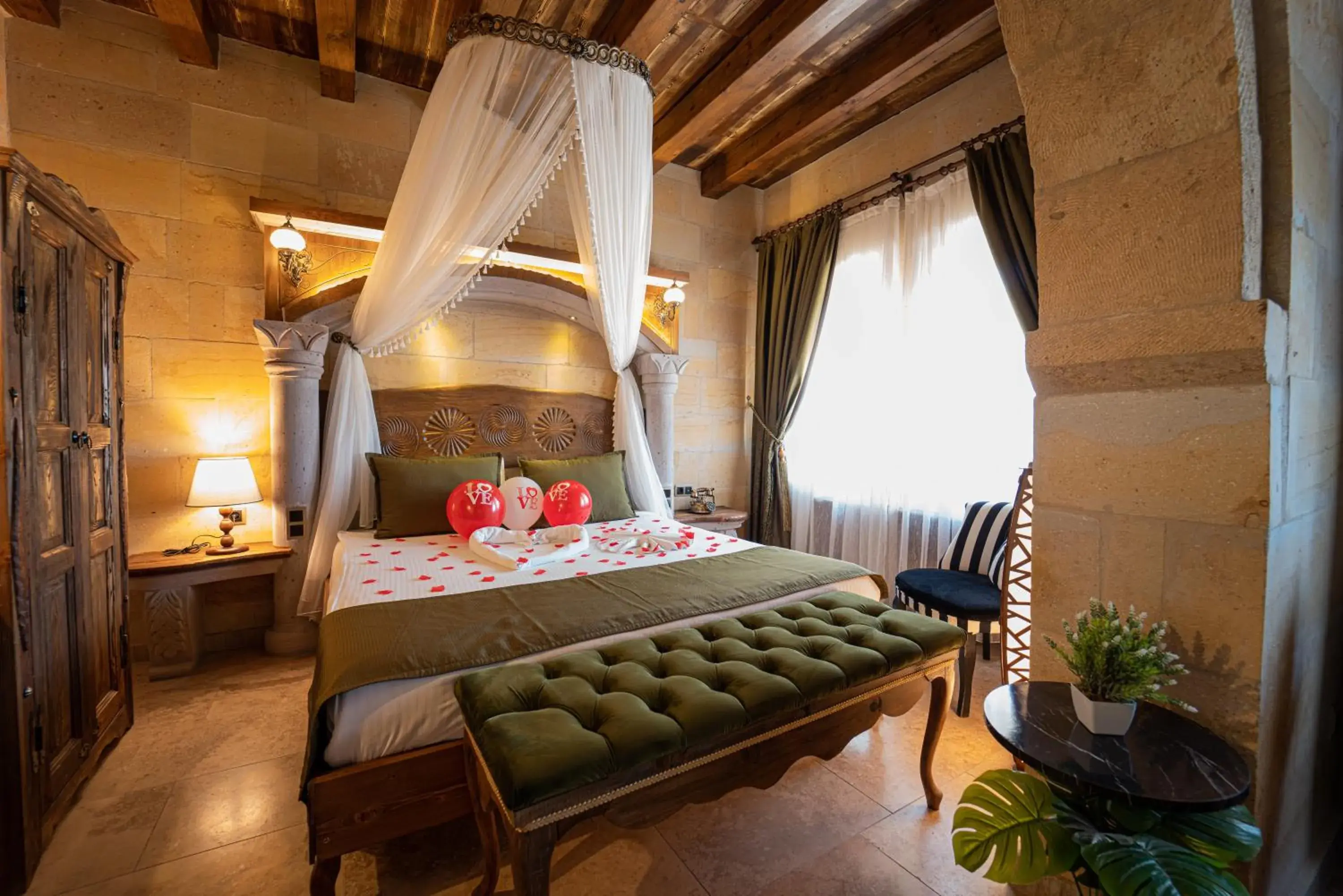 Queen Room in Pegas Cave Suites Queen Room in Pegas Cave Suites