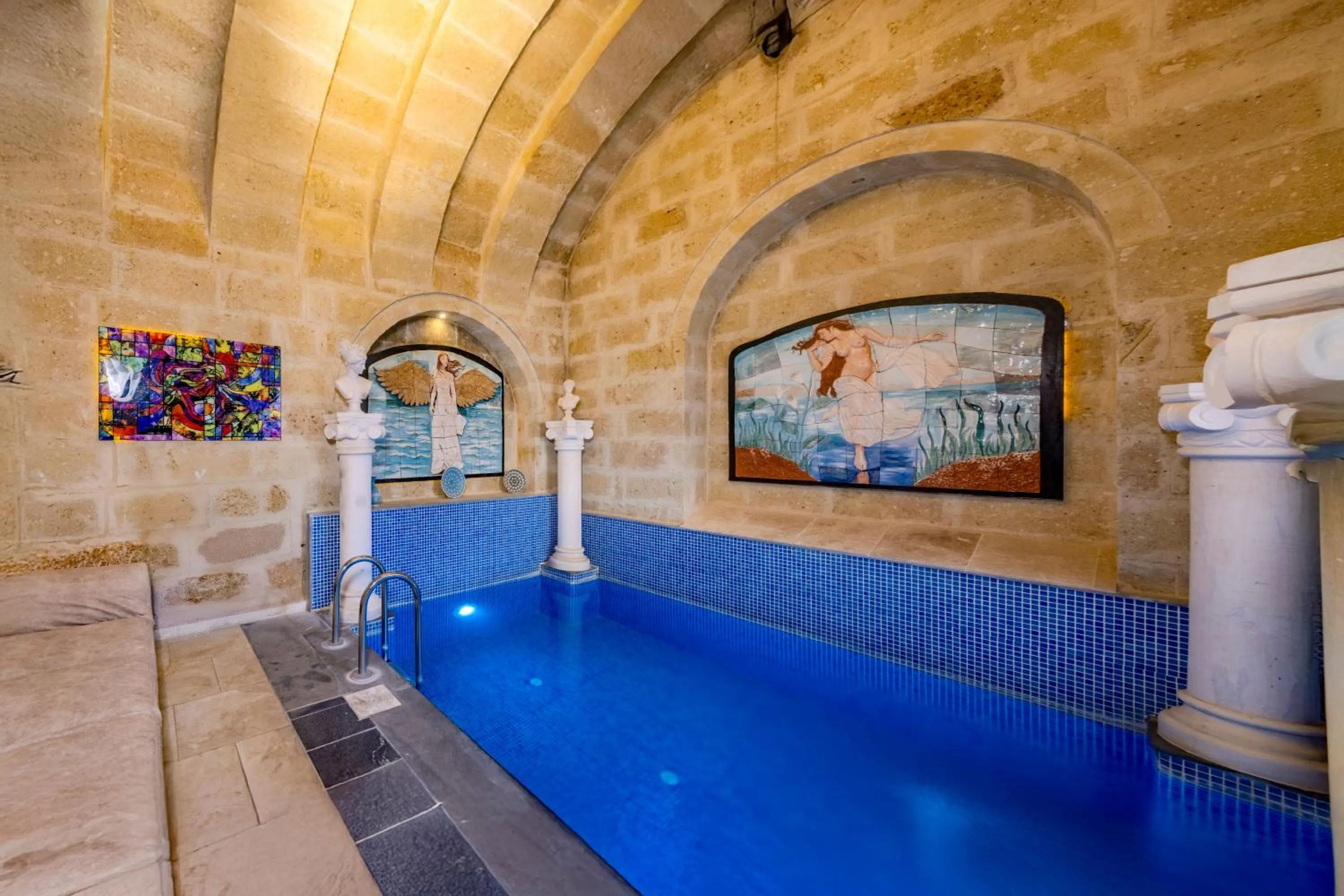 Swimming pool in Pegas Cave Suites
