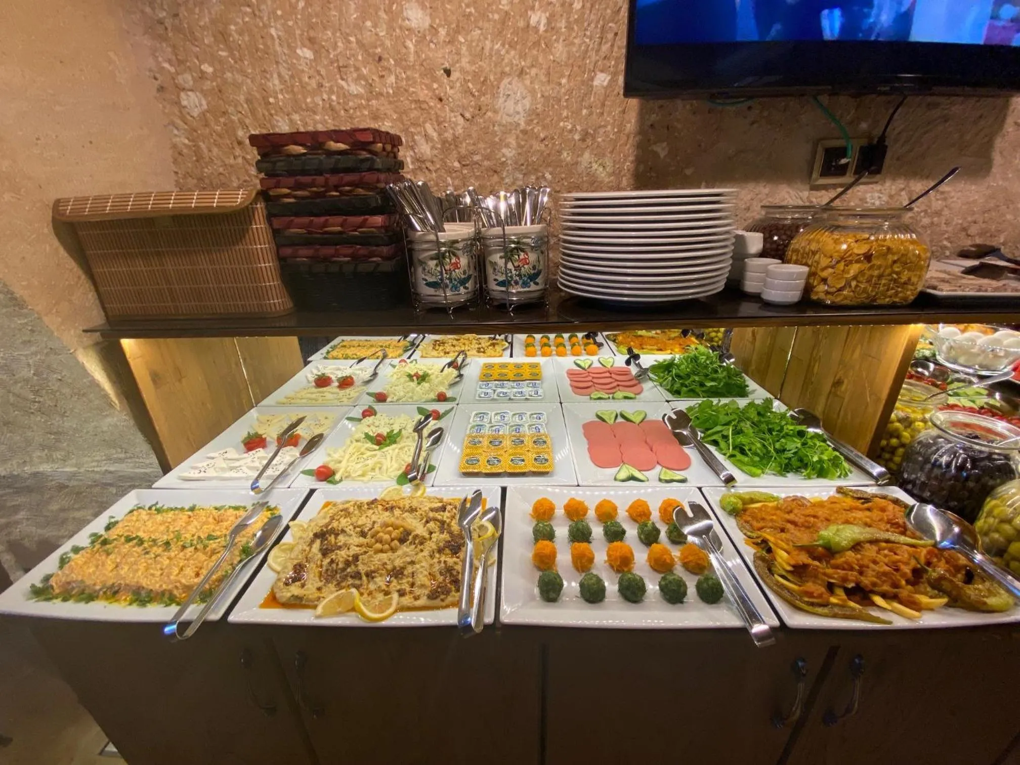 Food and drinks in Pegas Cave Suites