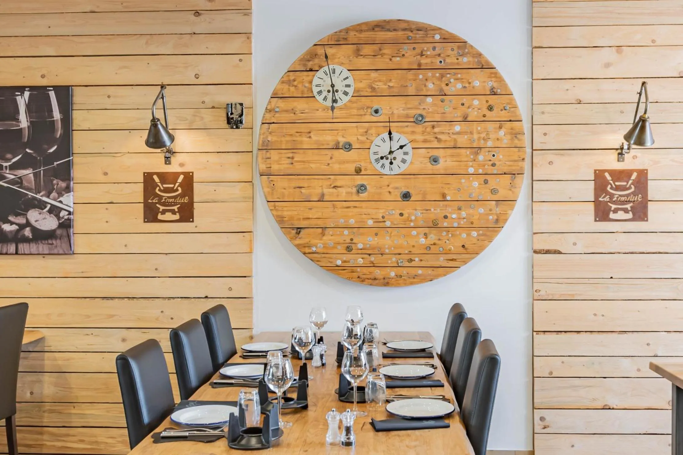 Restaurant/places to eat in Esplanade Hotel