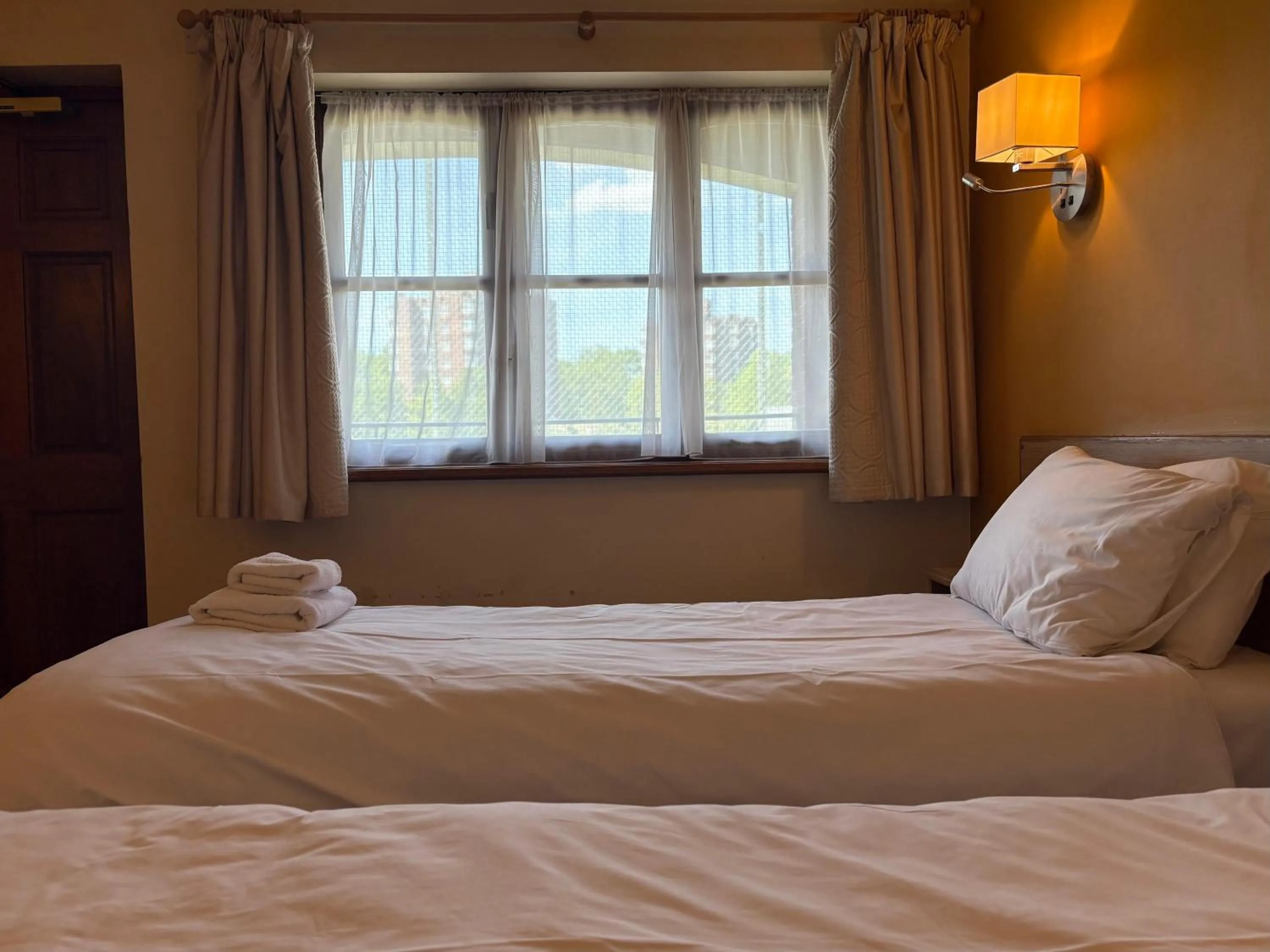Bed in Tollgate Hotel & Leisure
