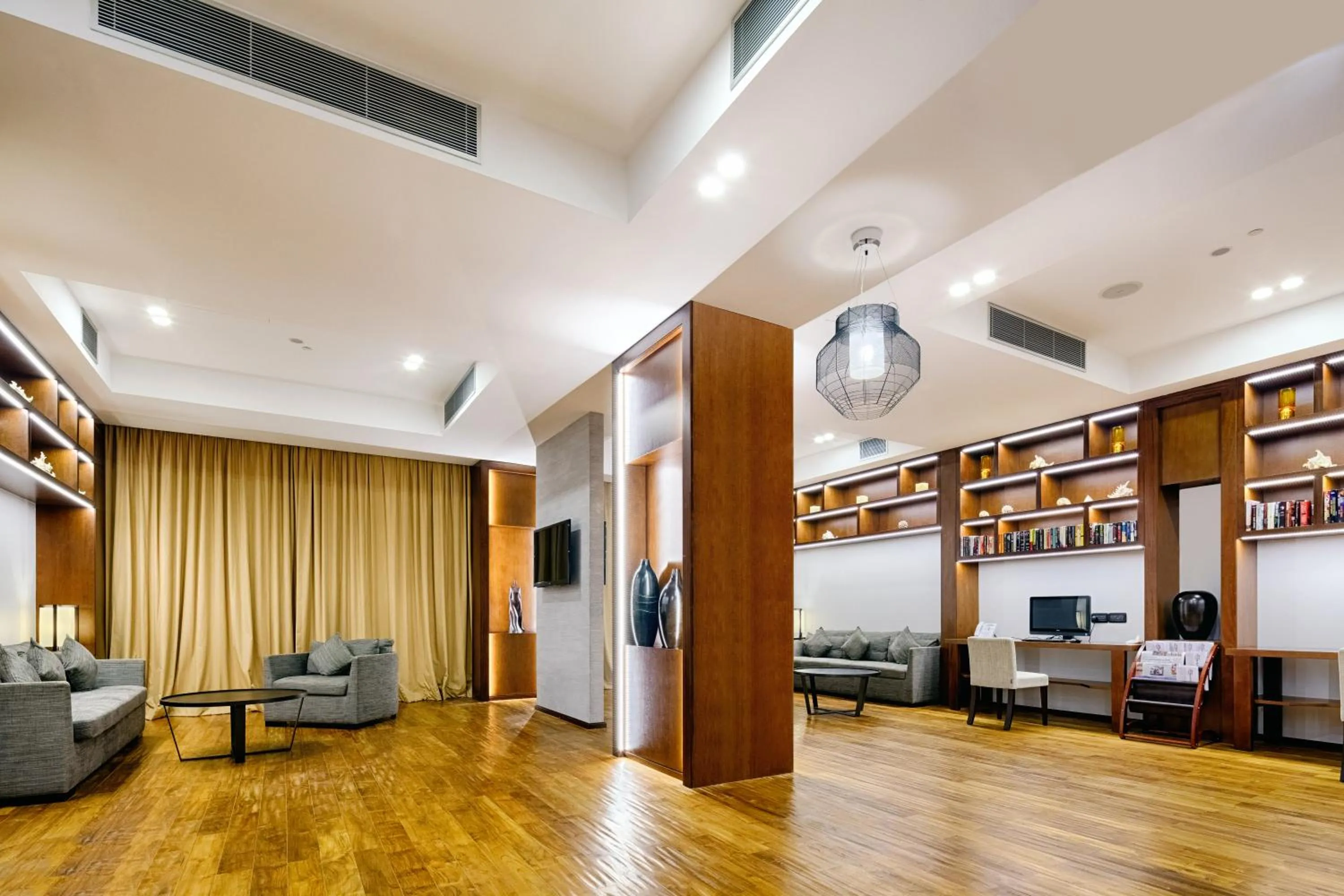 Communal lounge/ TV room in Savoy Seychelles Resort & Spa