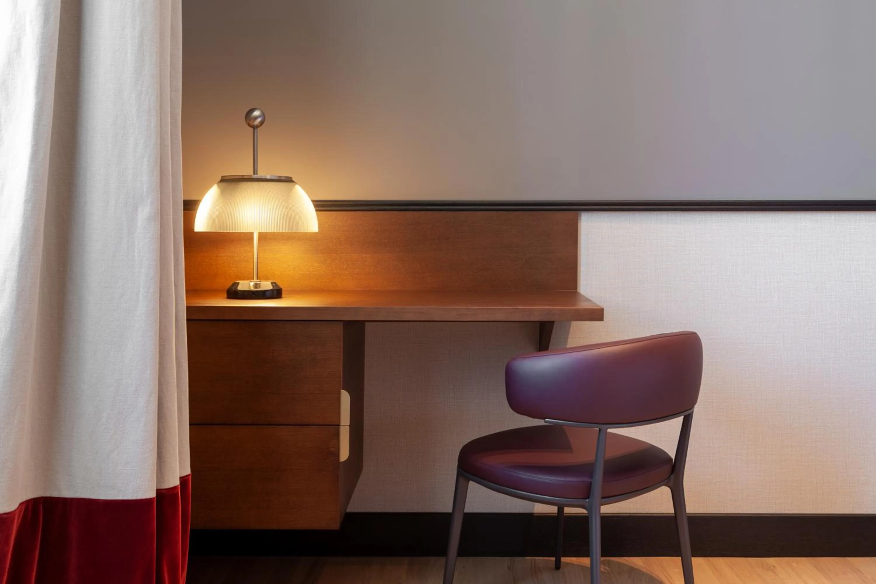 hair dresser in Amabilia Suites