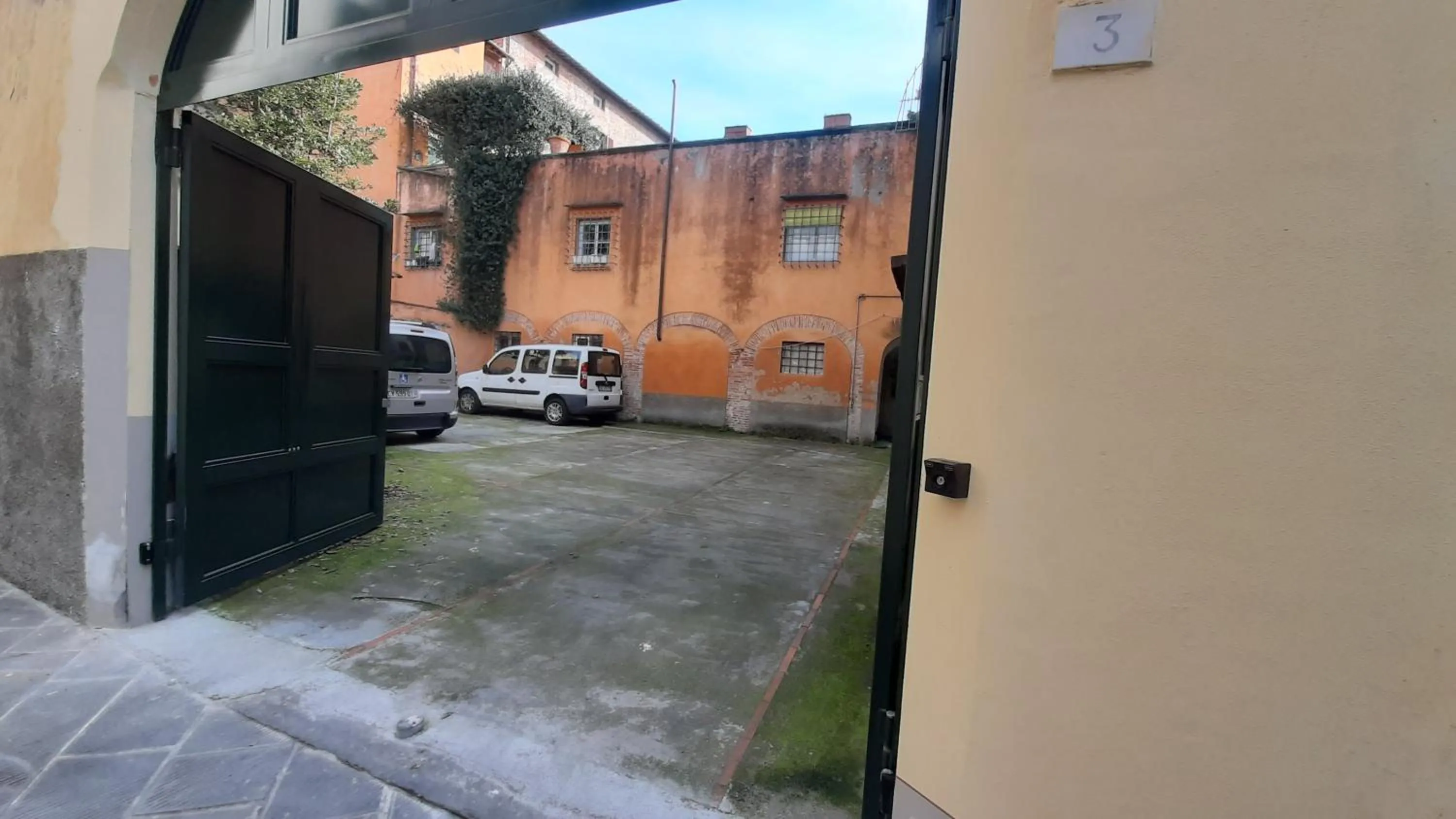 Parking in Casa per ferie religiosa Figlie di Nazareth