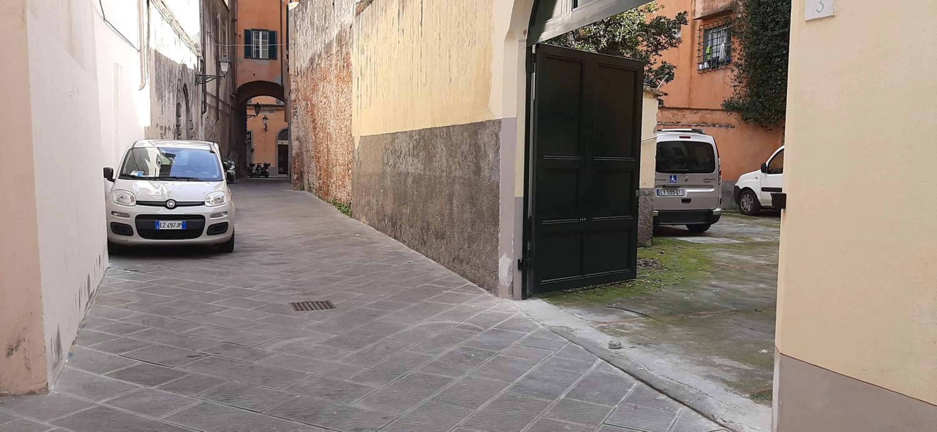 Parking in Casa per ferie religiosa Figlie di Nazareth