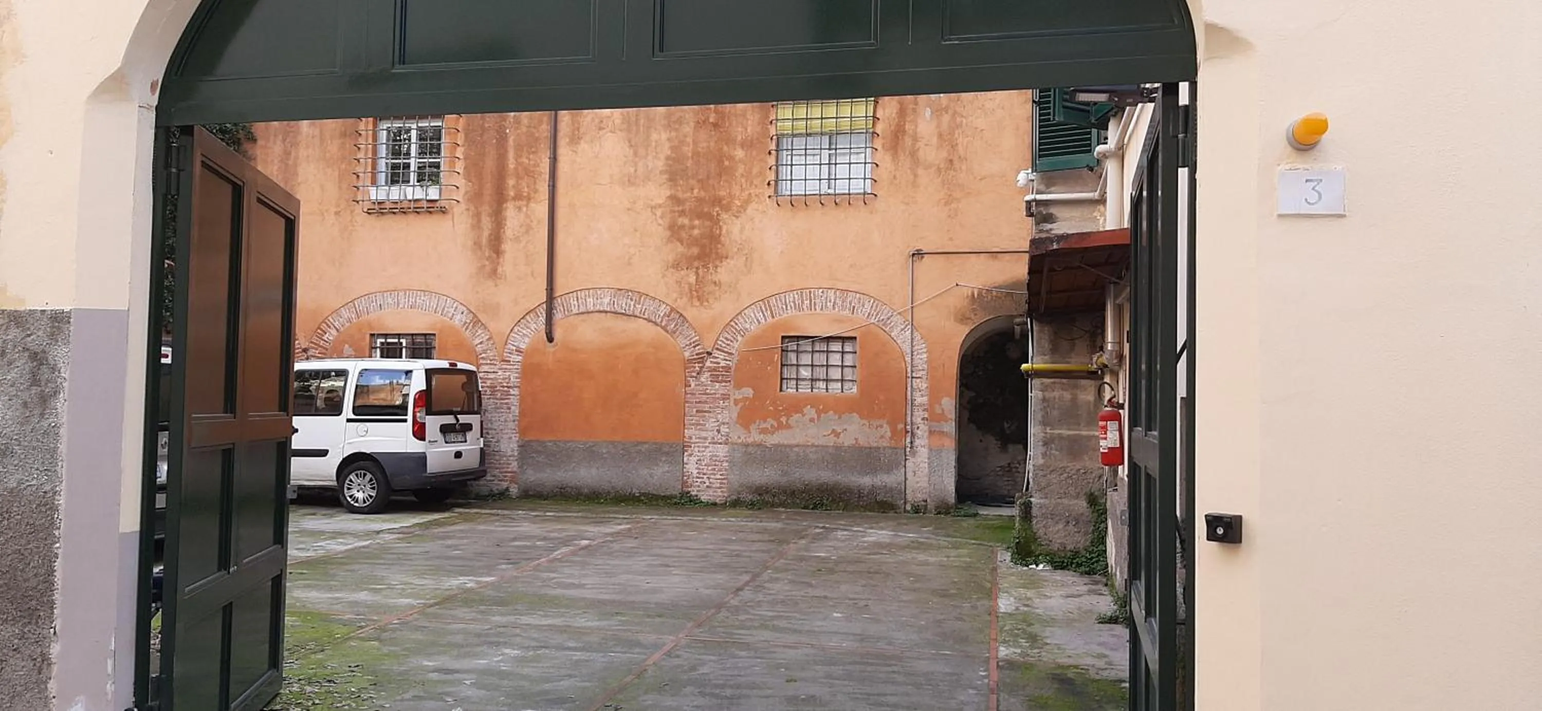 Parking in Casa per ferie religiosa Figlie di Nazareth