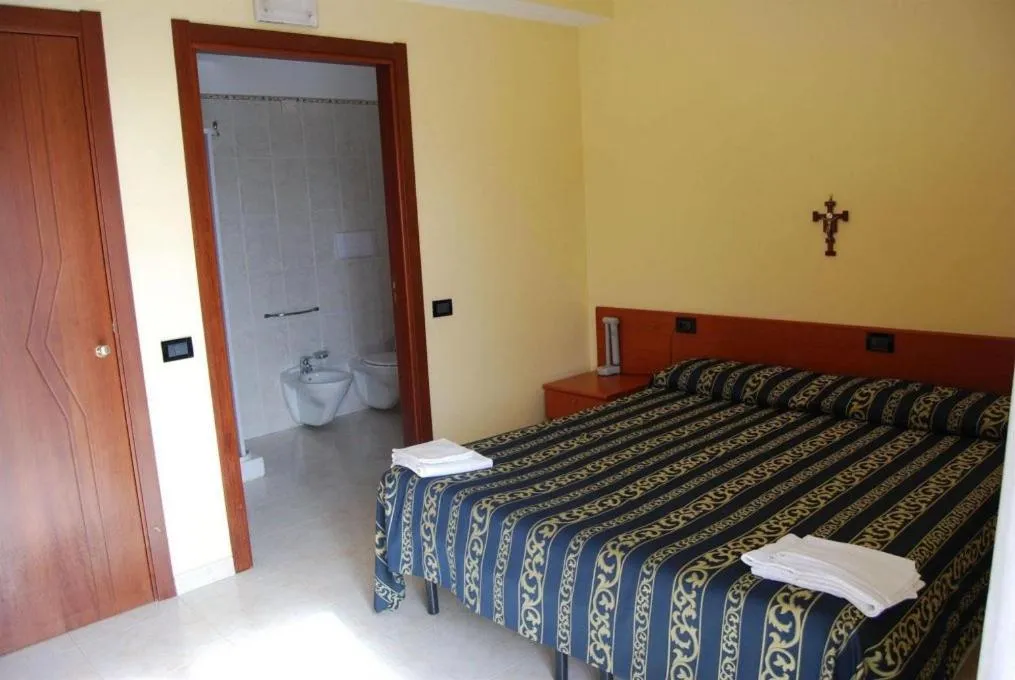 Bed in Hotel Il Chierichetto