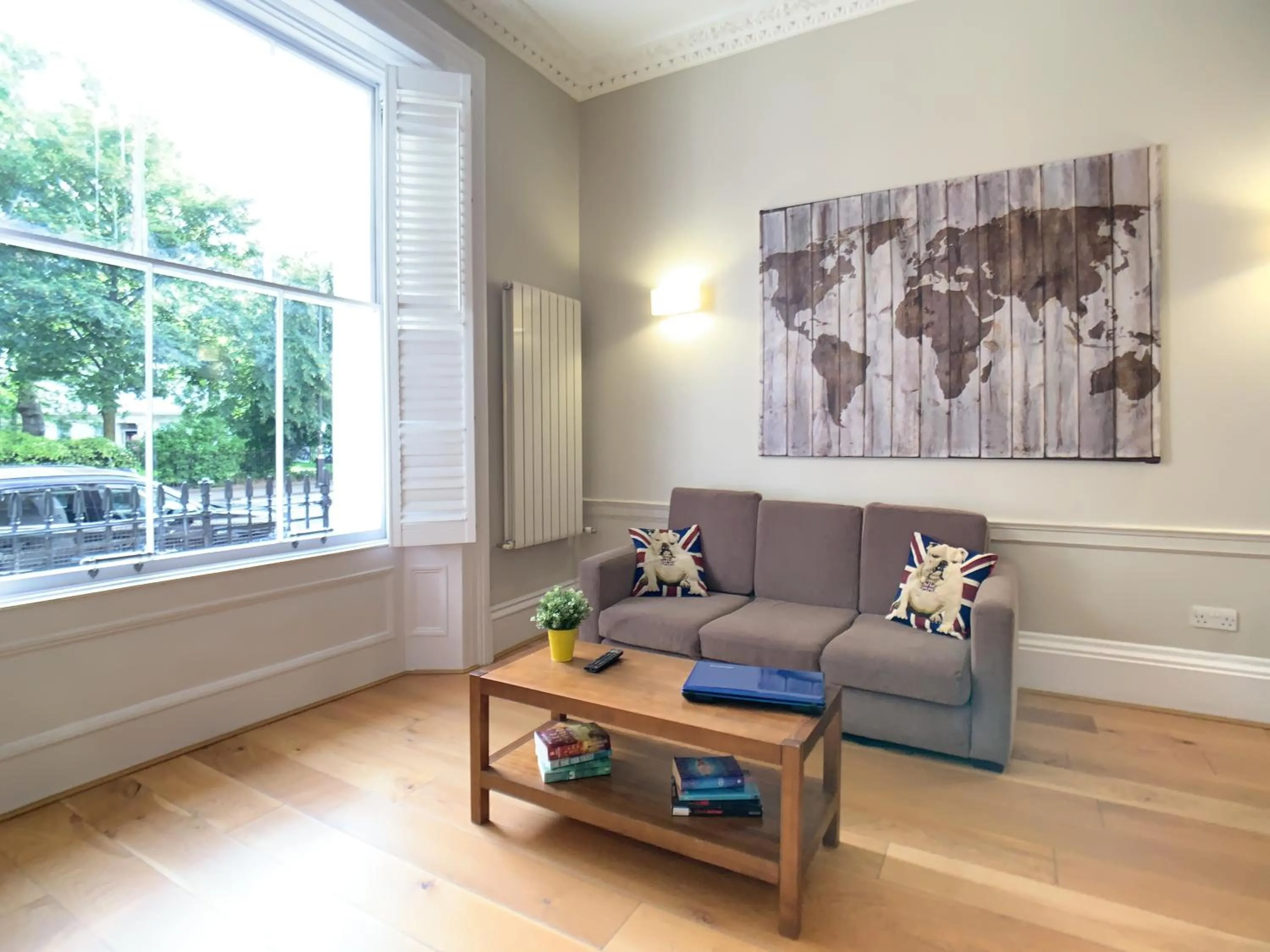 Living room in Queen Victoria Apartments