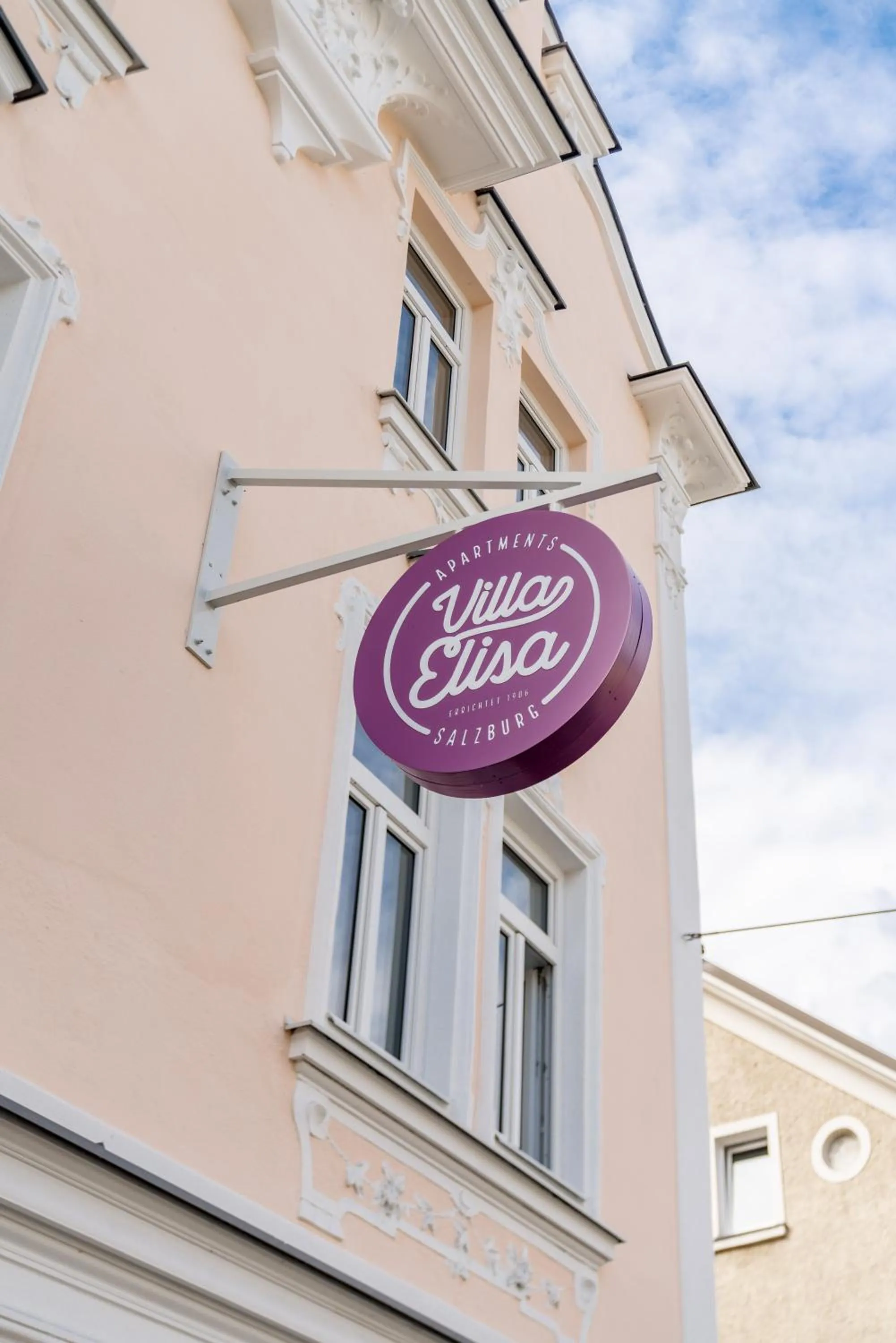 Property building in Villa Elisa