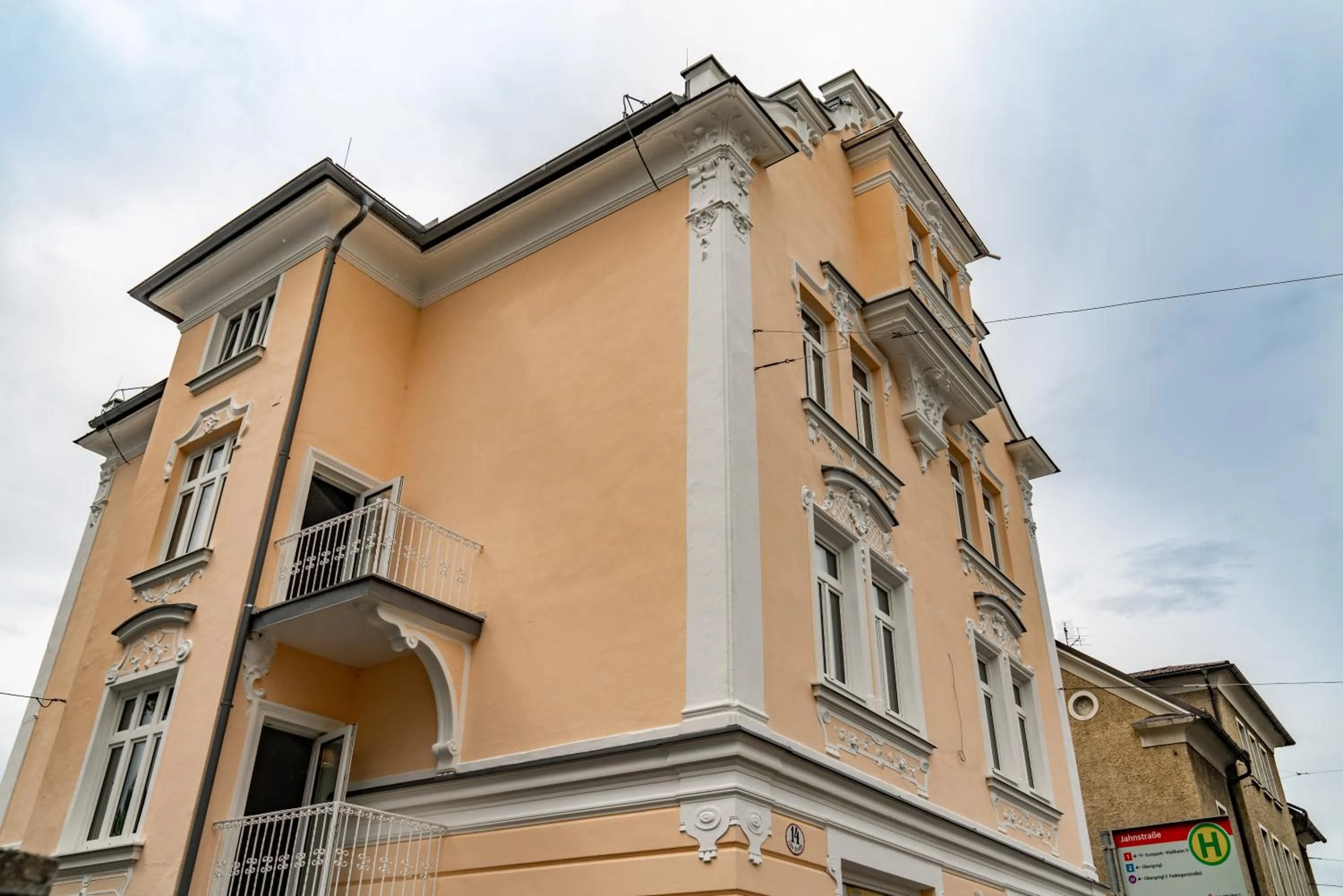 Property building in Villa Elisa