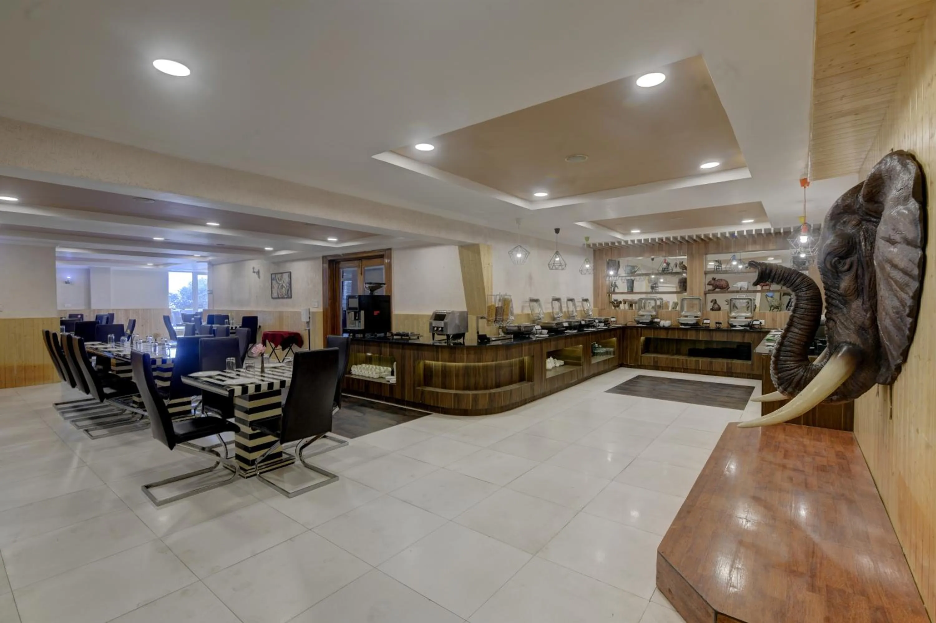 Restaurant/places to eat in Tarika Resort & Spa , Chail