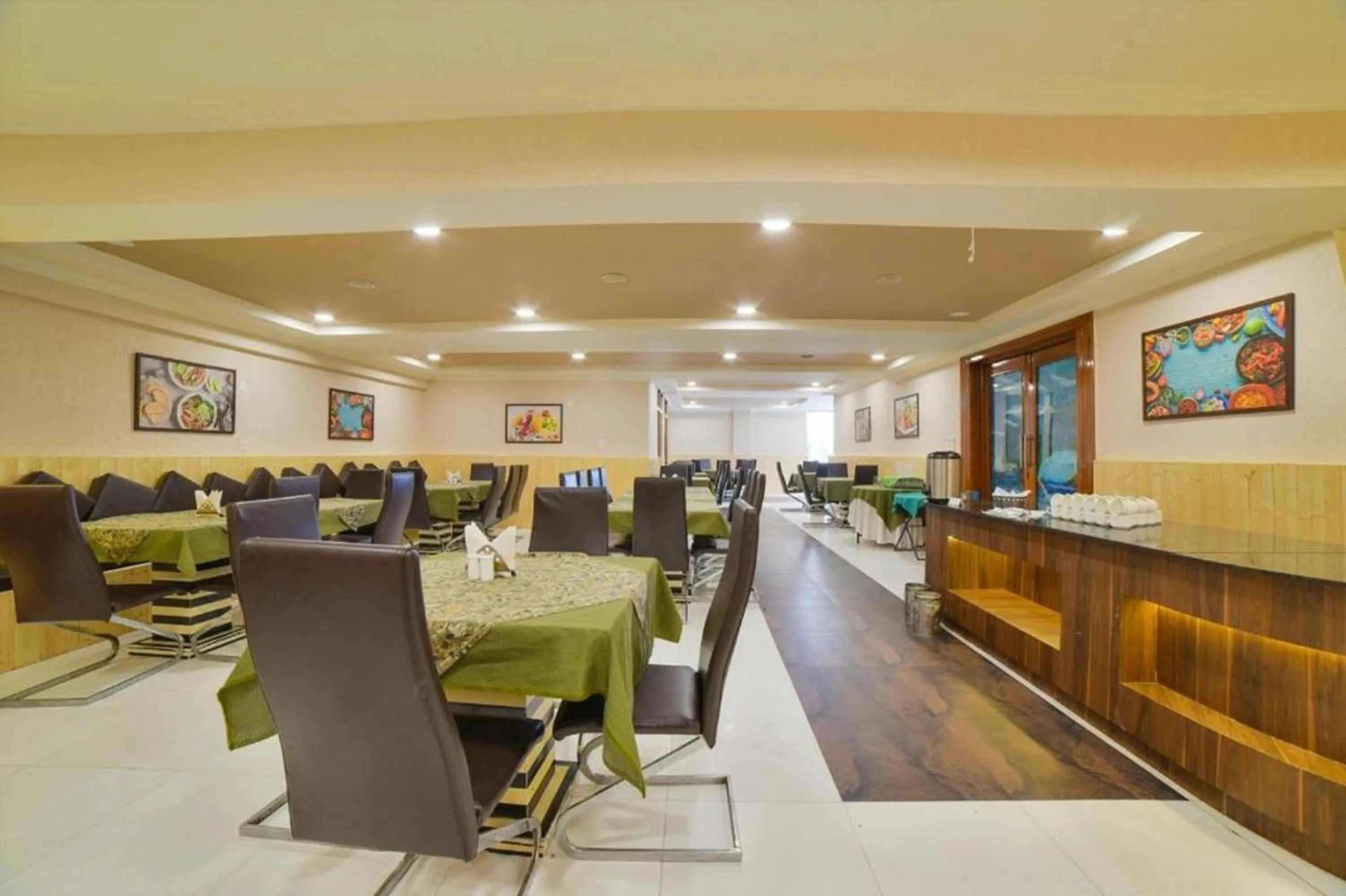 Restaurant/places to eat in Tarika Resort & Spa , Chail