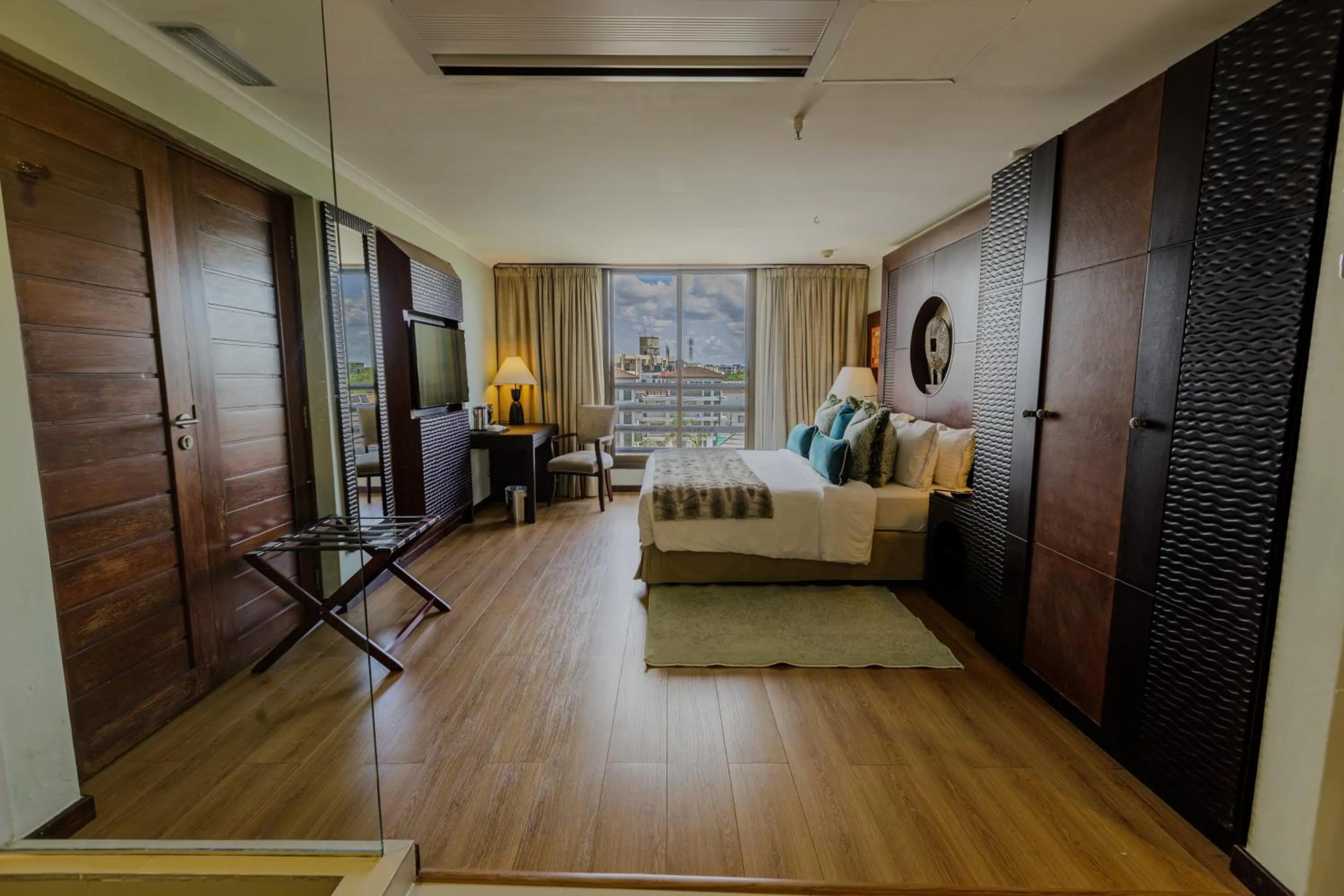 Photo of the whole room in Sea Cliff Hotel