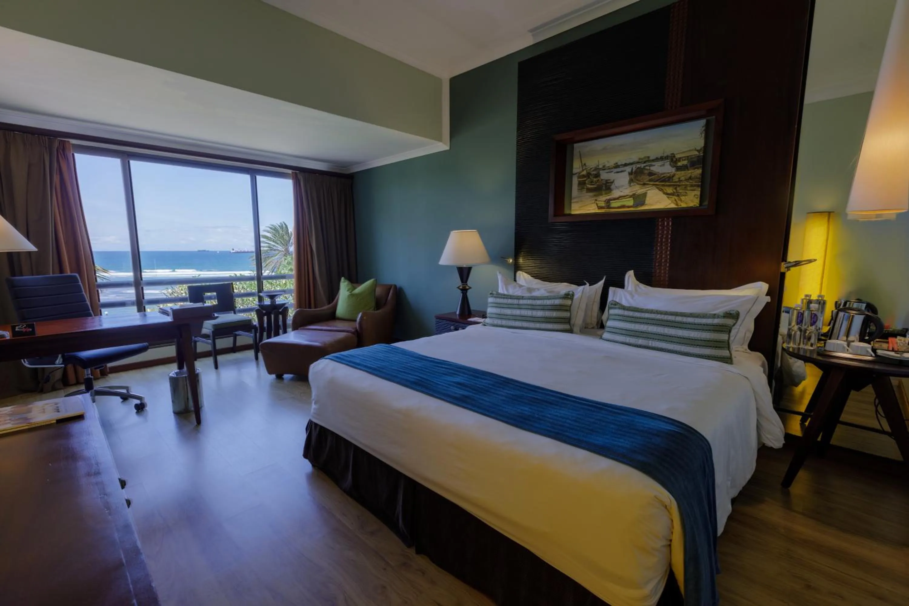 Bedroom, Bed in Sea Cliff Hotel