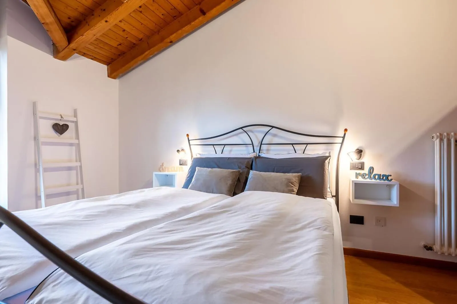 Bedroom, Bed in Appartamento Al Forte e Appartamento Orizzonte59