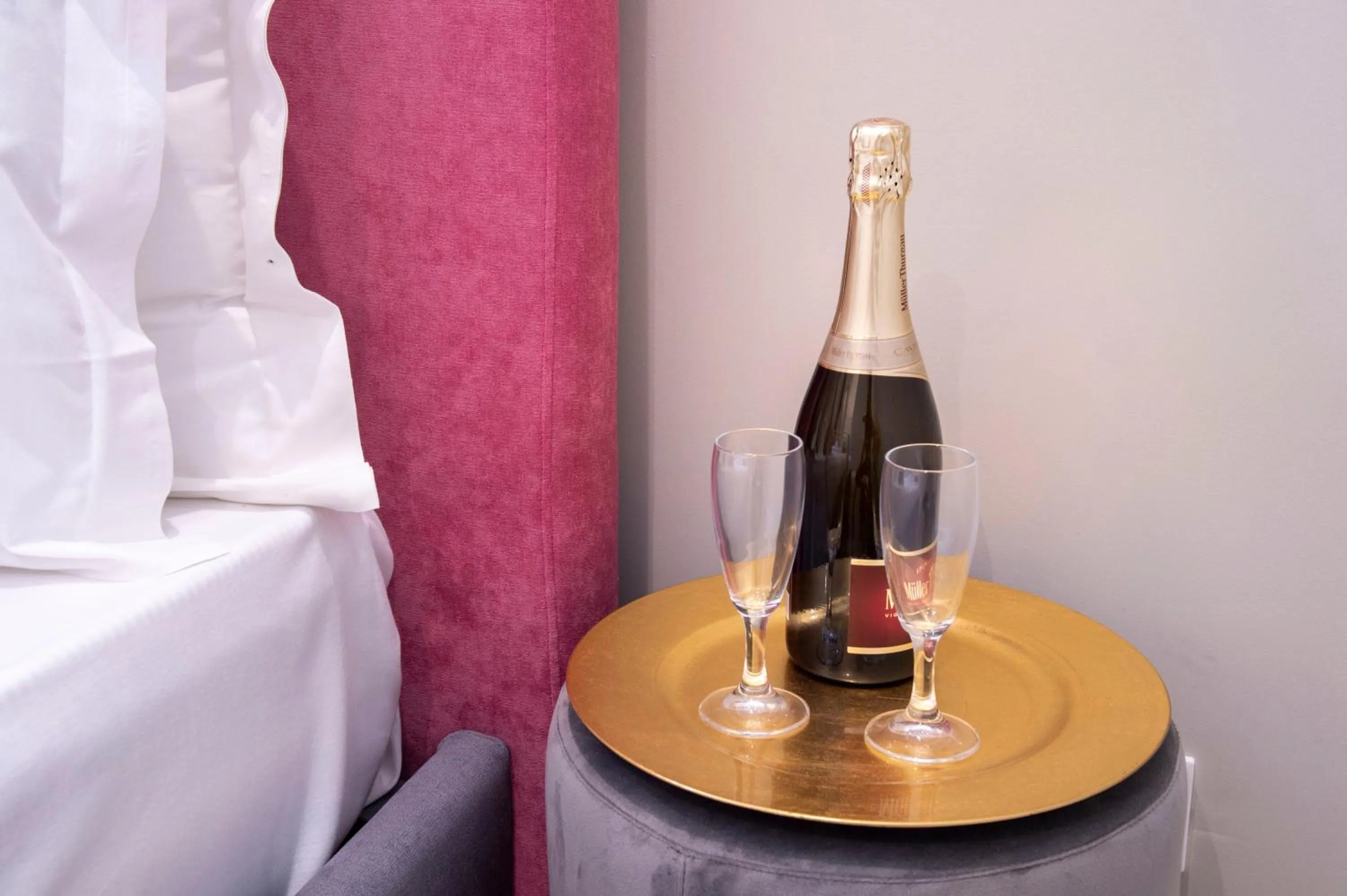 Drinks in AD Suites Tritone