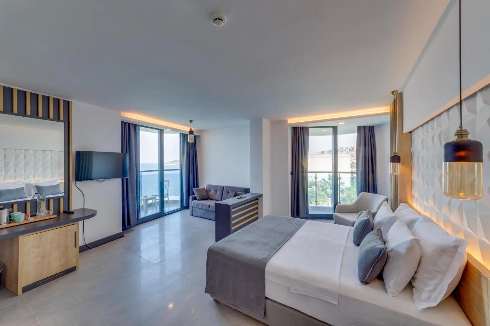 TV and multimedia, Bed in Signature Blue Resort Kuşadası