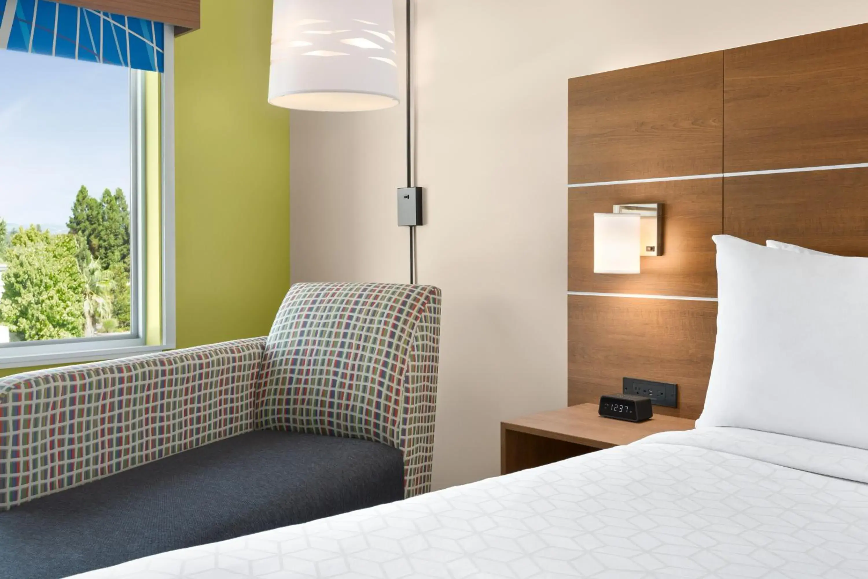Standard King Room with Mobility Accessible Roll-In Shower in Holiday Inn Express & Suites - Ukiah by IHG Standard King Room with Mobility Accessible Roll-In Shower in Holiday Inn Express & Suites - Ukiah by IHG