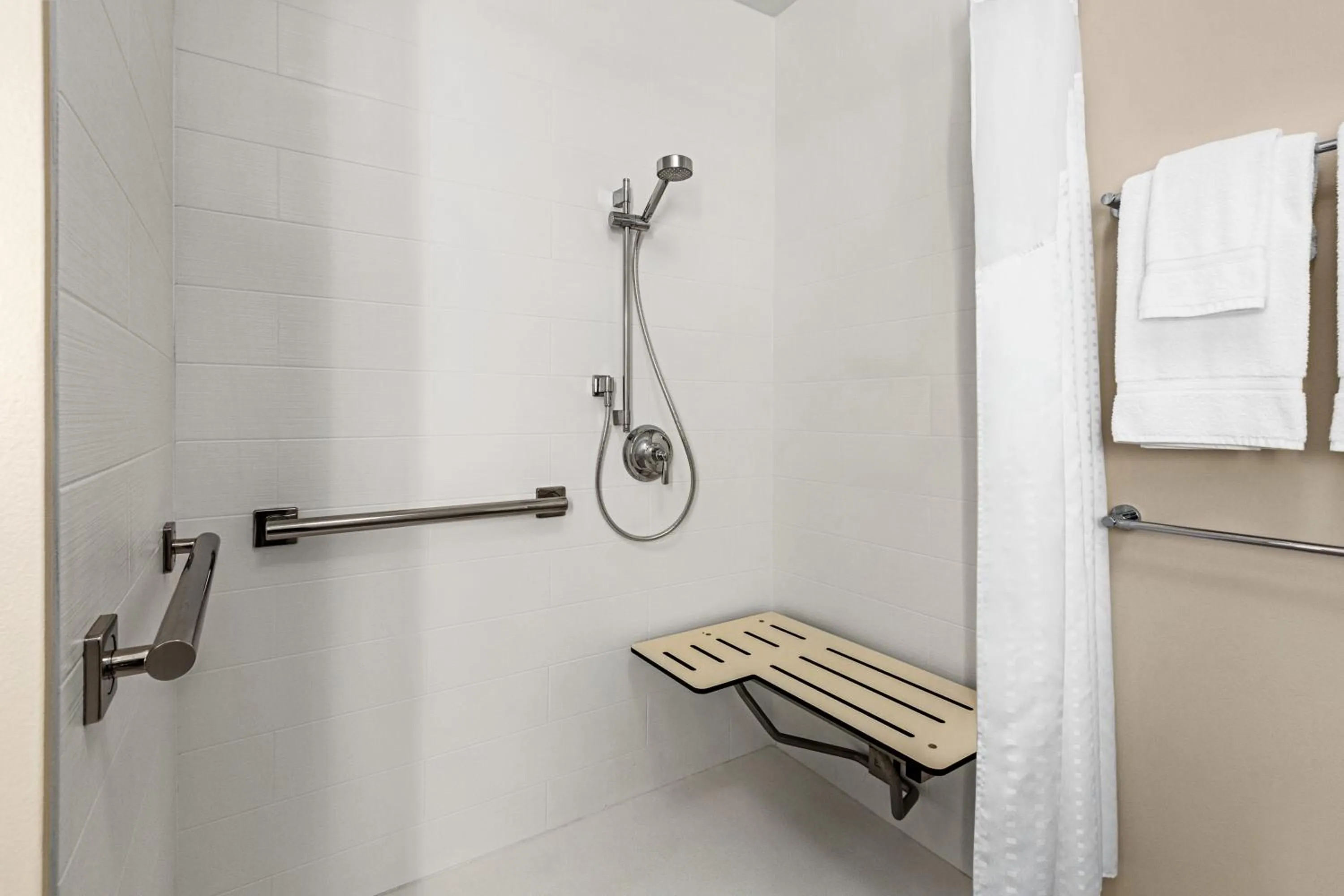 Shower in Holiday Inn Express & Suites - Ukiah by IHG
