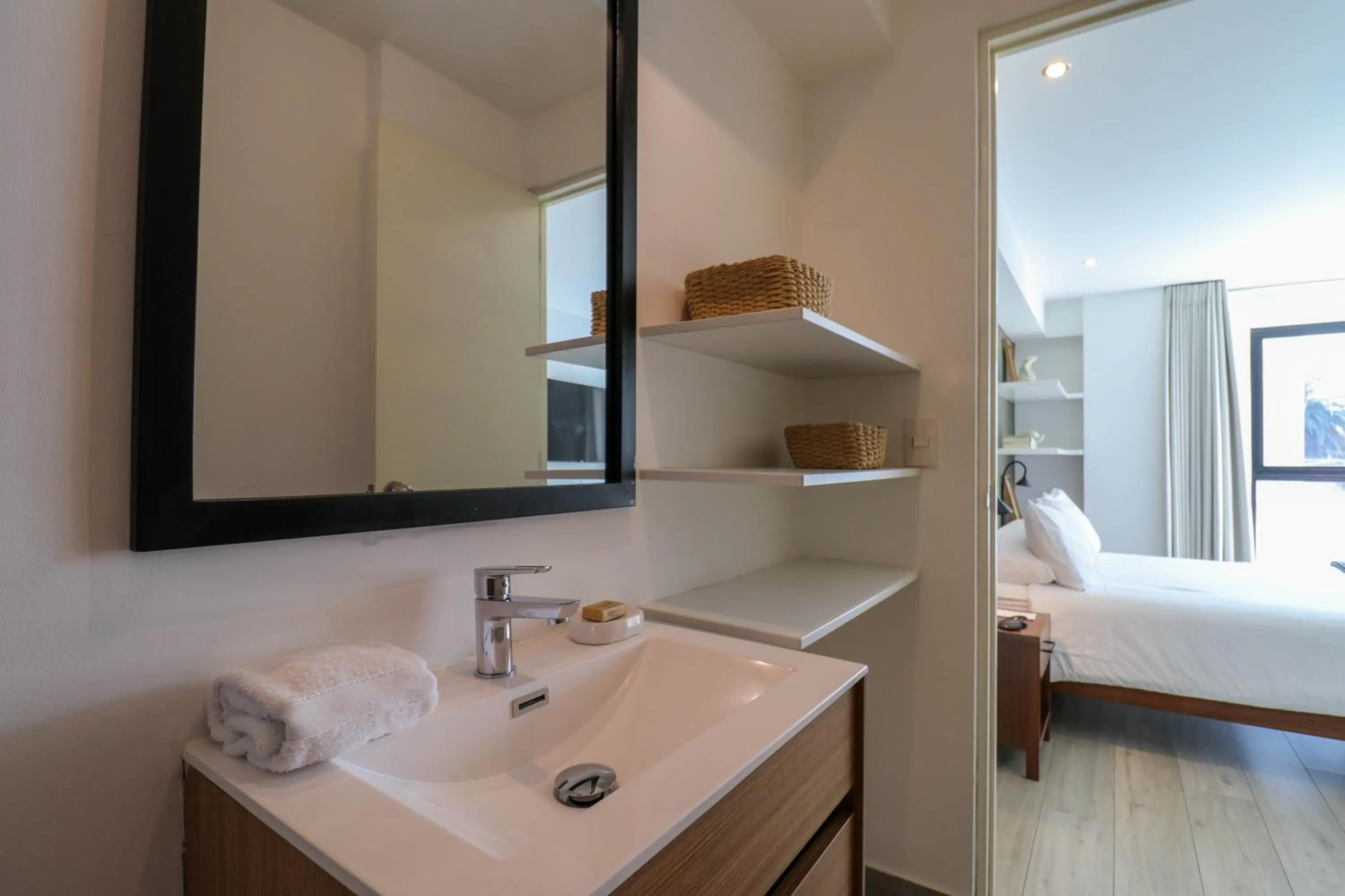 Bathroom, Bed in Primera Parada By Wynwood House