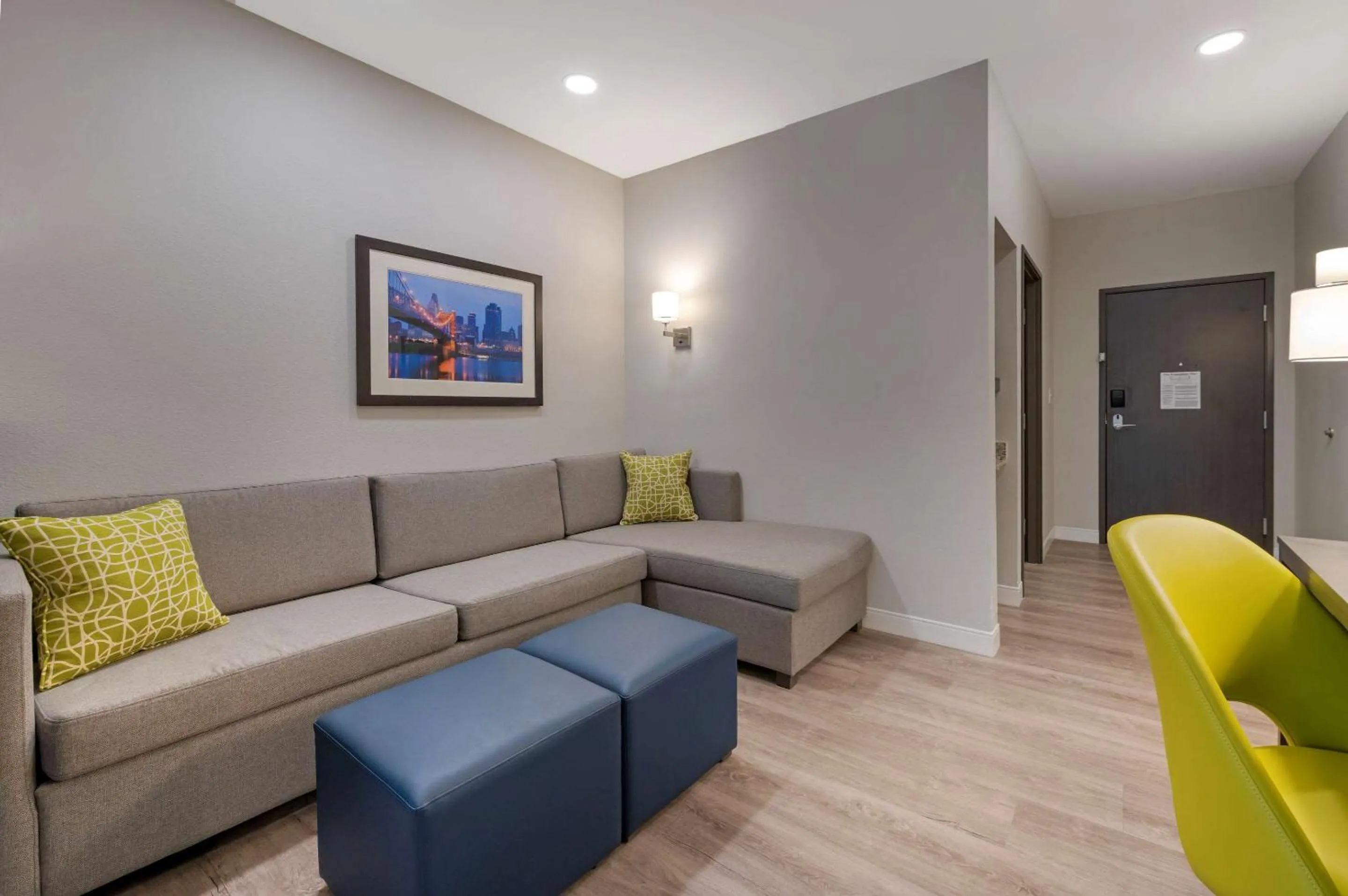 Photo of the whole room in Comfort Suites Cincinnati University - Downtown