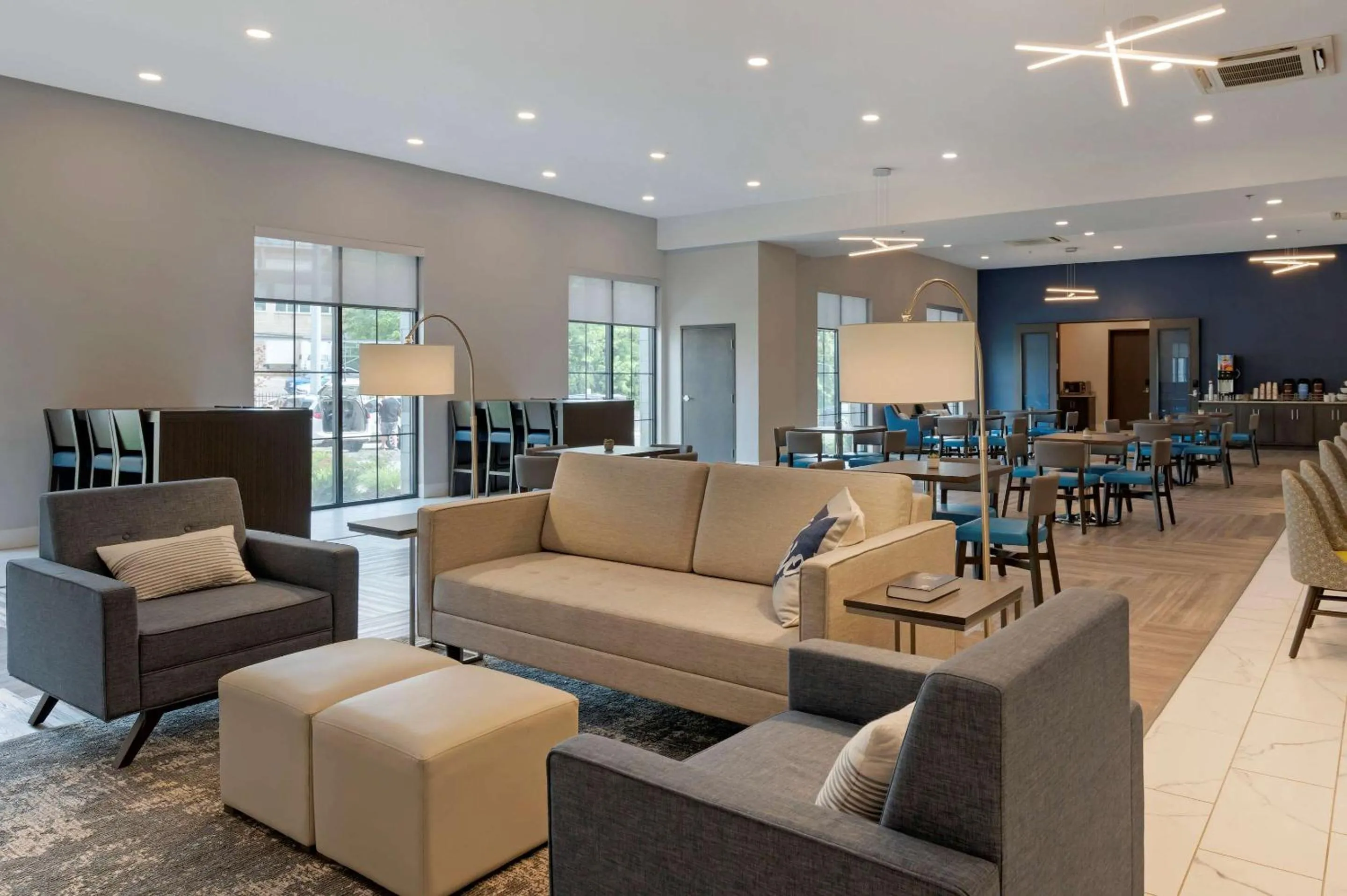 Lobby or reception in MainStay Suites Cincinnati University - Uptown