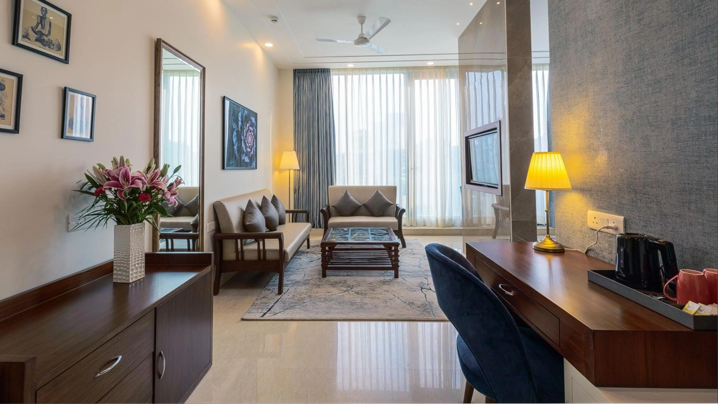 Restaurant/places to eat, Seating Area in Comfort Inn Dhaliwals, Gurgaon