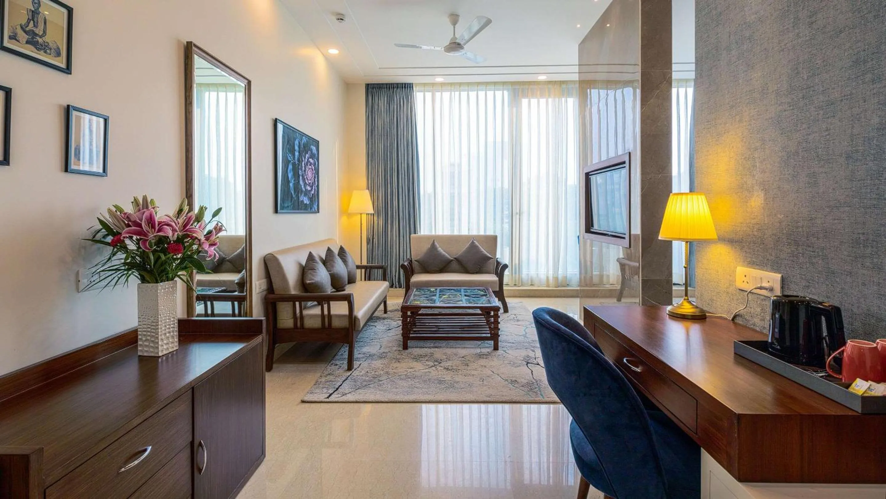 Photo of the whole room, Seating Area in Comfort Inn Dhaliwals, Gurgaon