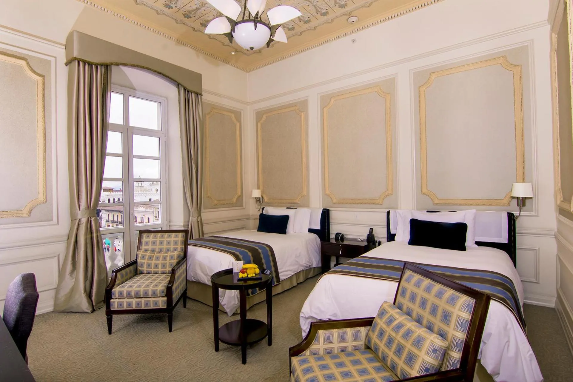 Photo of the whole room, Bed in Hotel Casa Gangotena