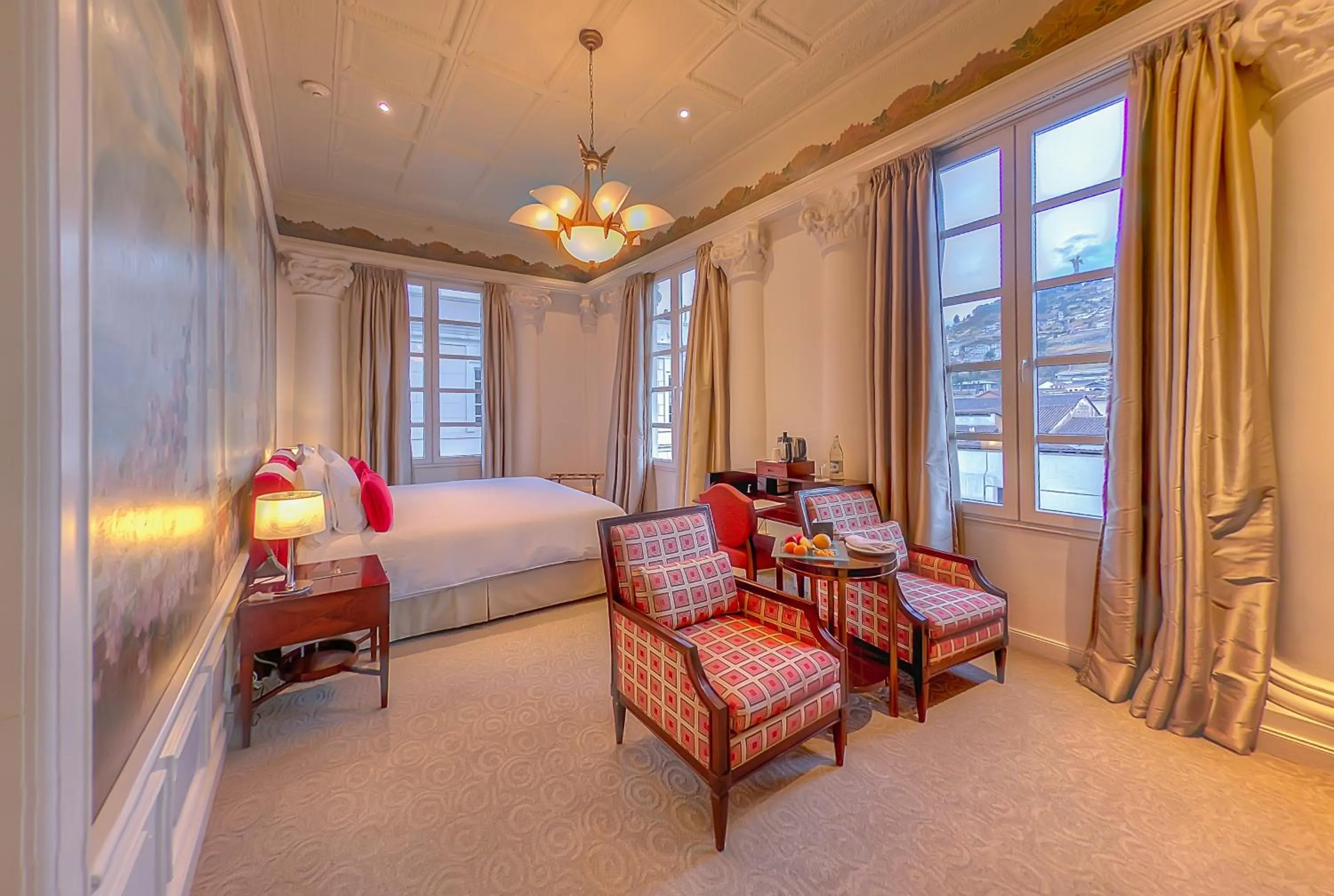 Bedroom, Bed in Hotel Casa Gangotena