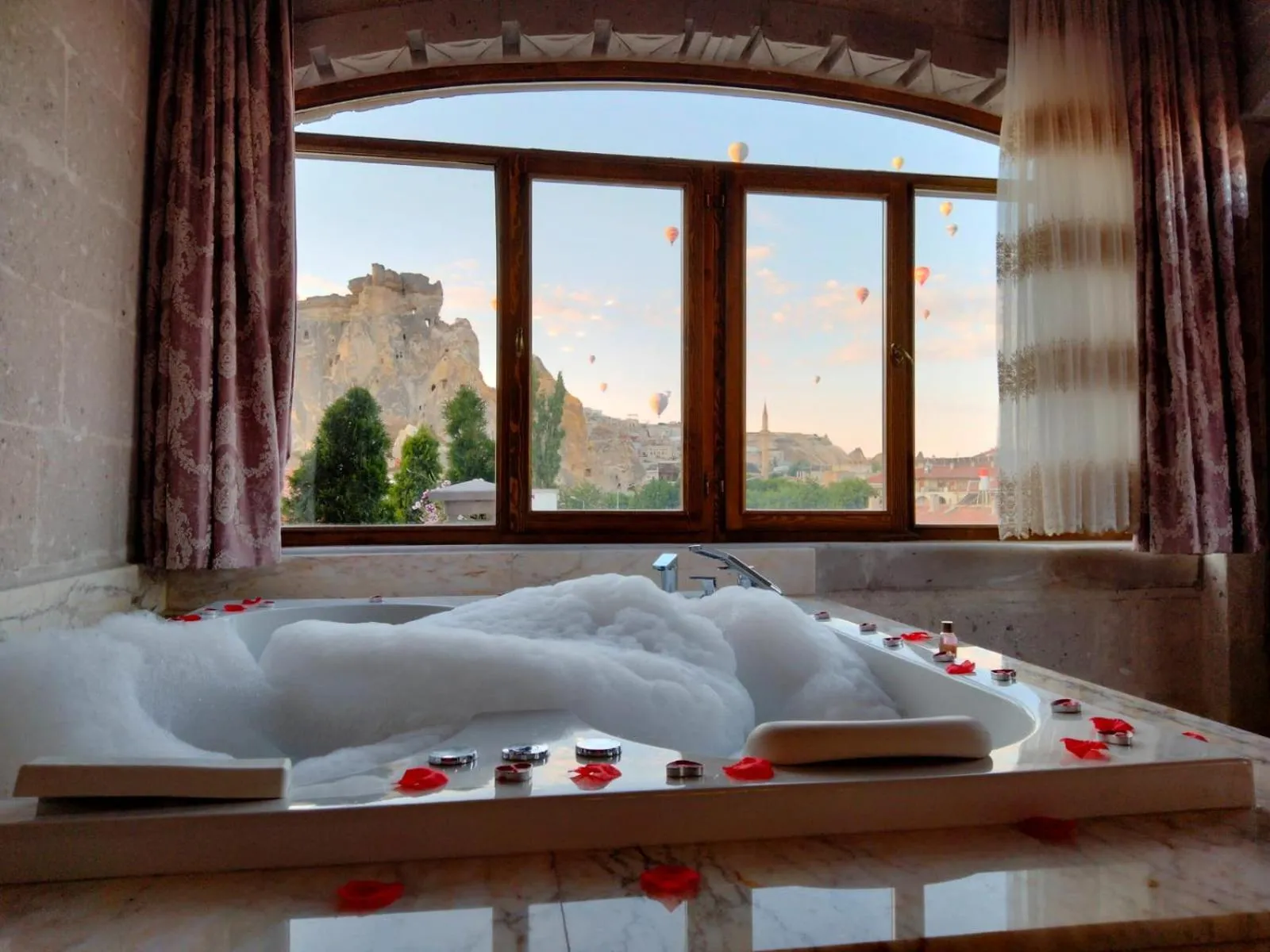 Spring, Bed in Underground Cave Suites Hotel
