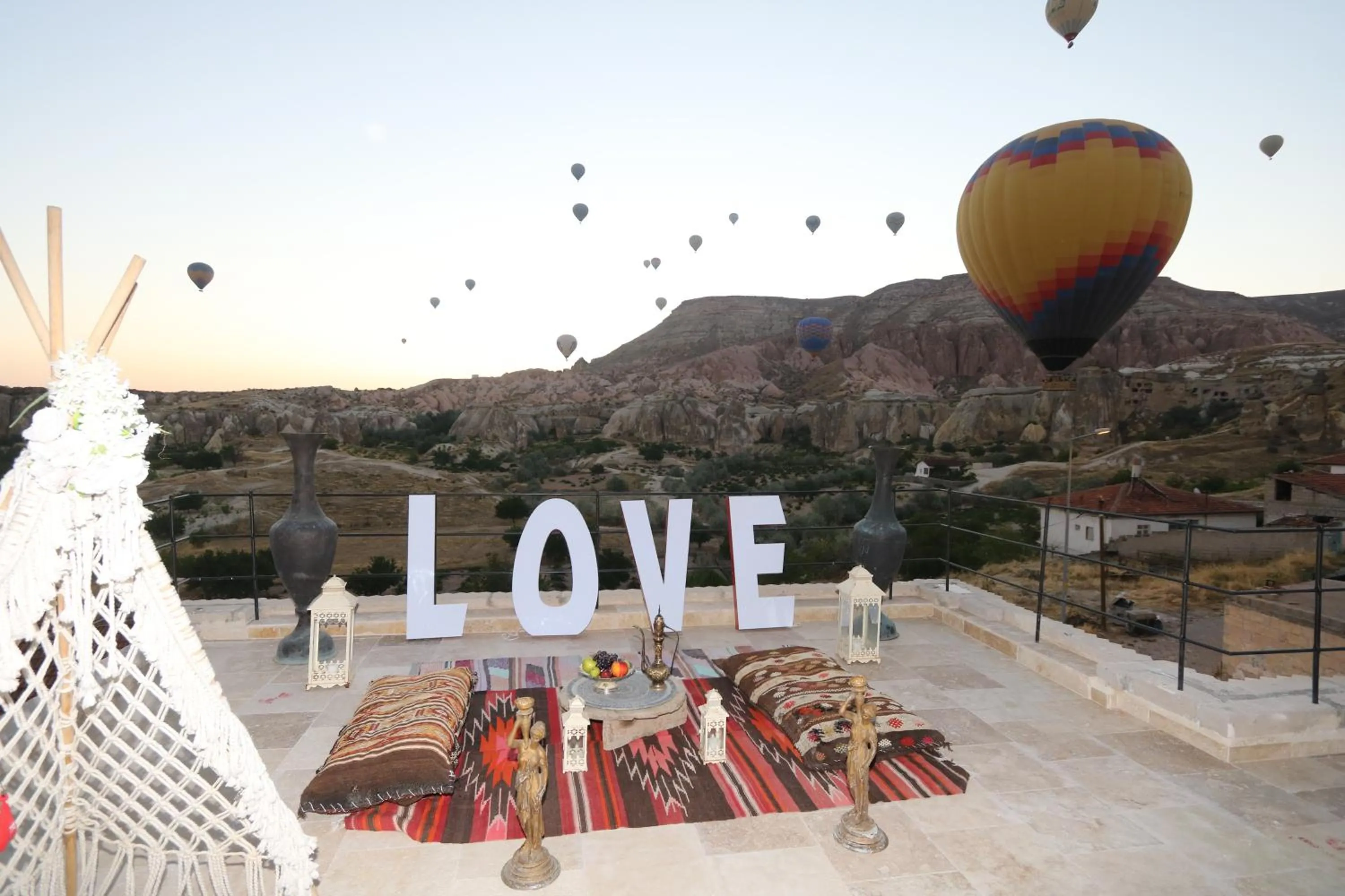 Balcony/Terrace in Underground Cave Suites Hotel
