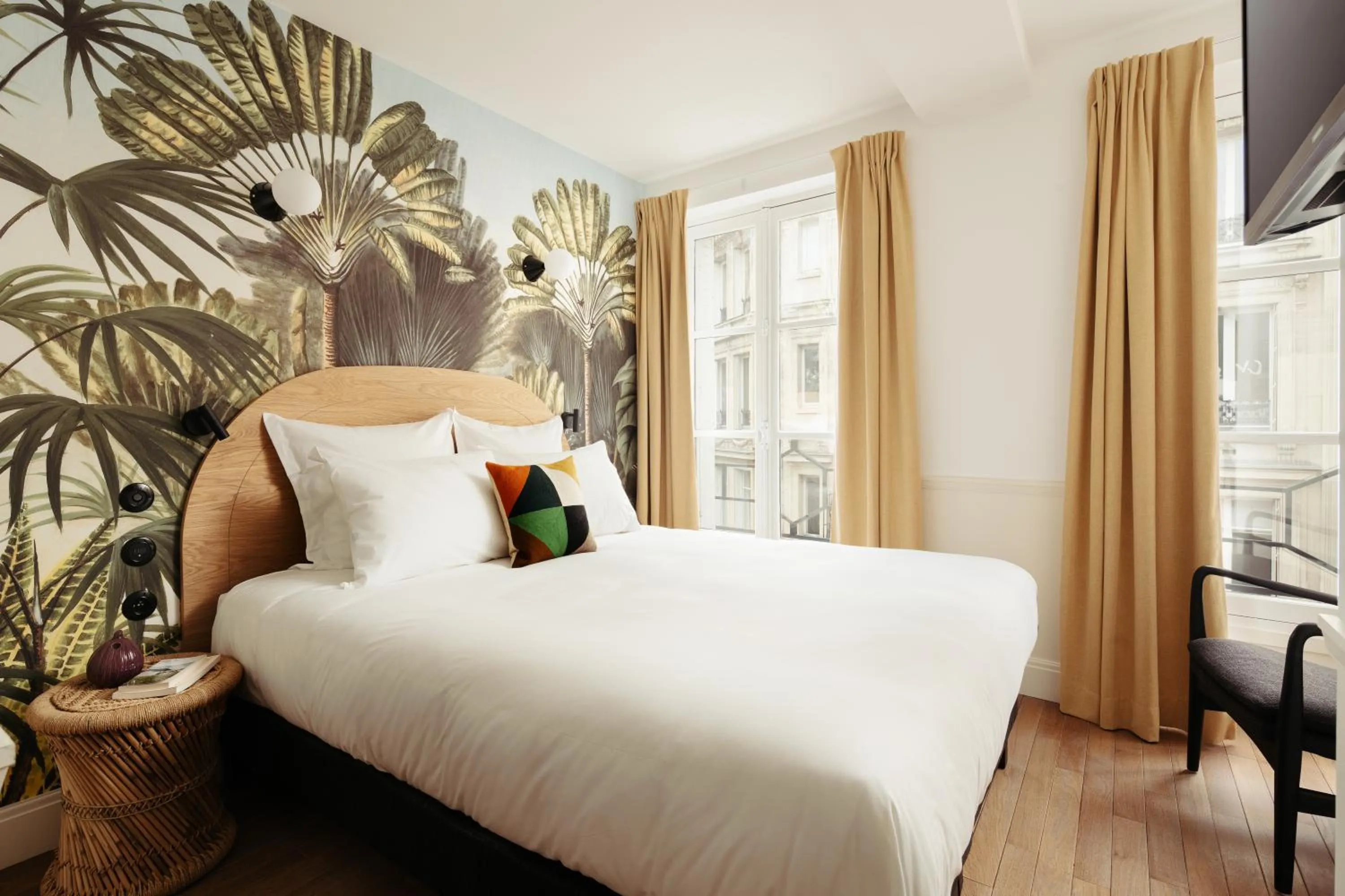 Photo of the whole room, Bed in My Maison In Paris - Louvre