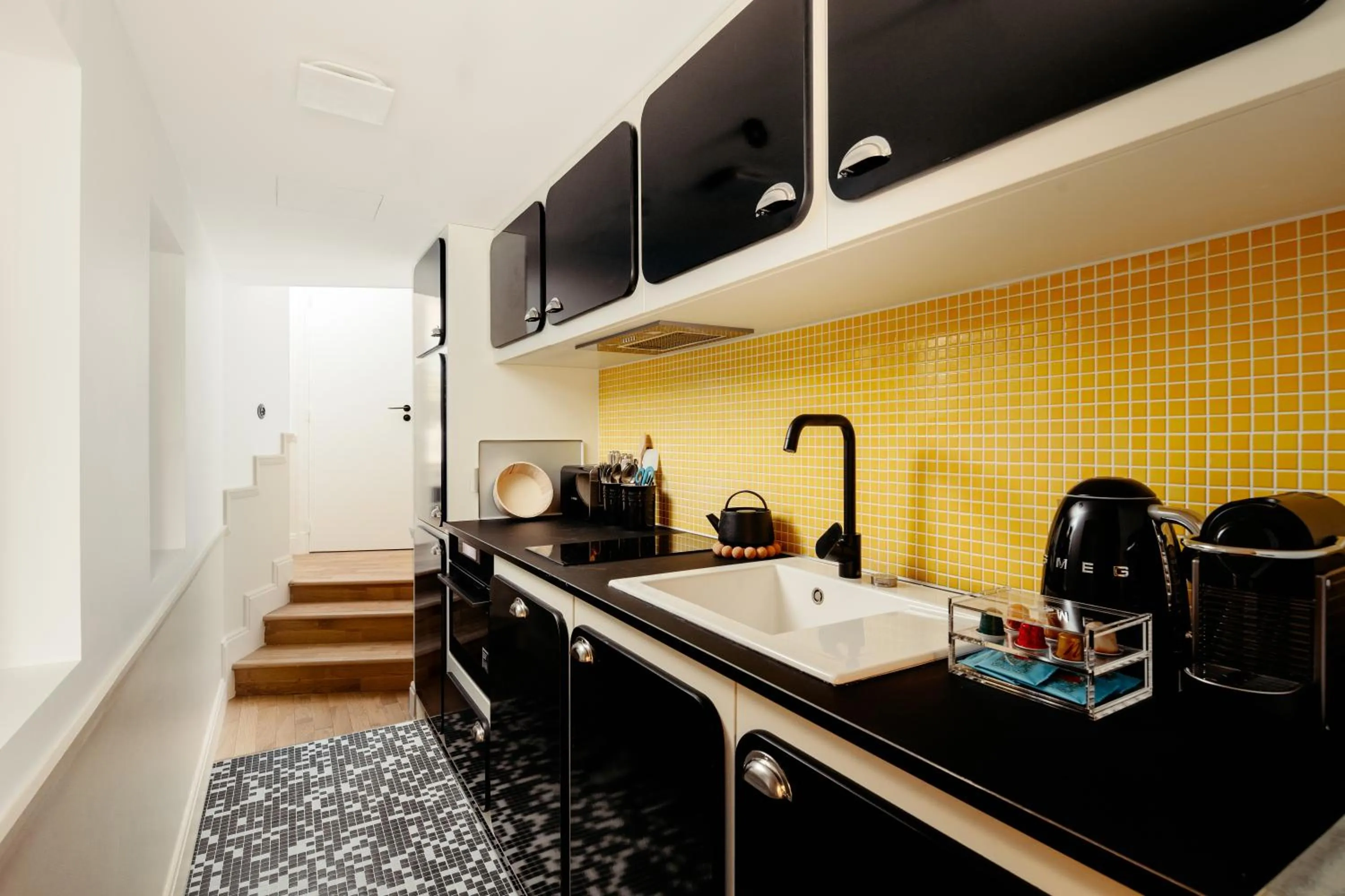 Coffee/tea facilities in My Maison In Paris - Louvre