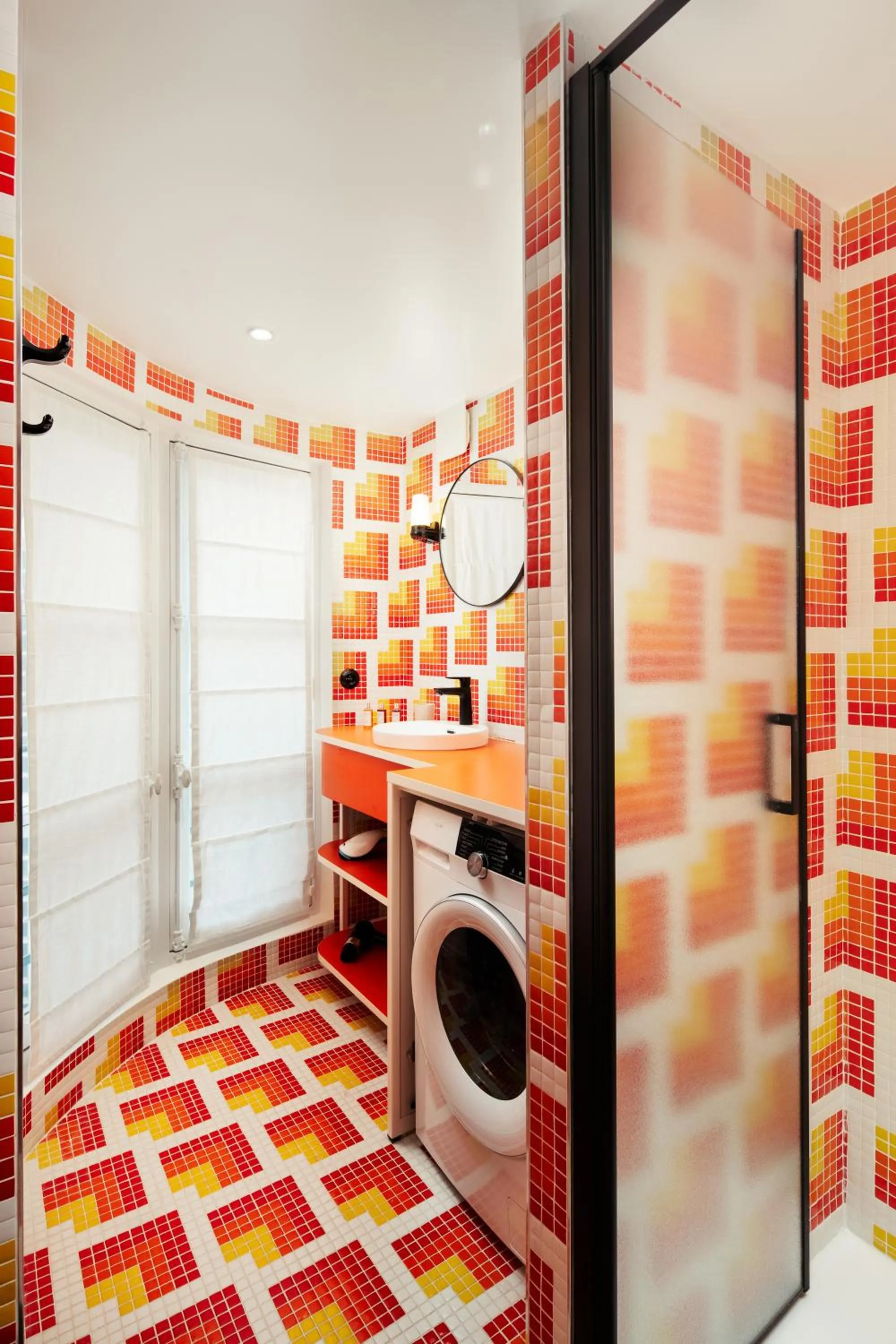 washing machine in My Maison In Paris - Louvre