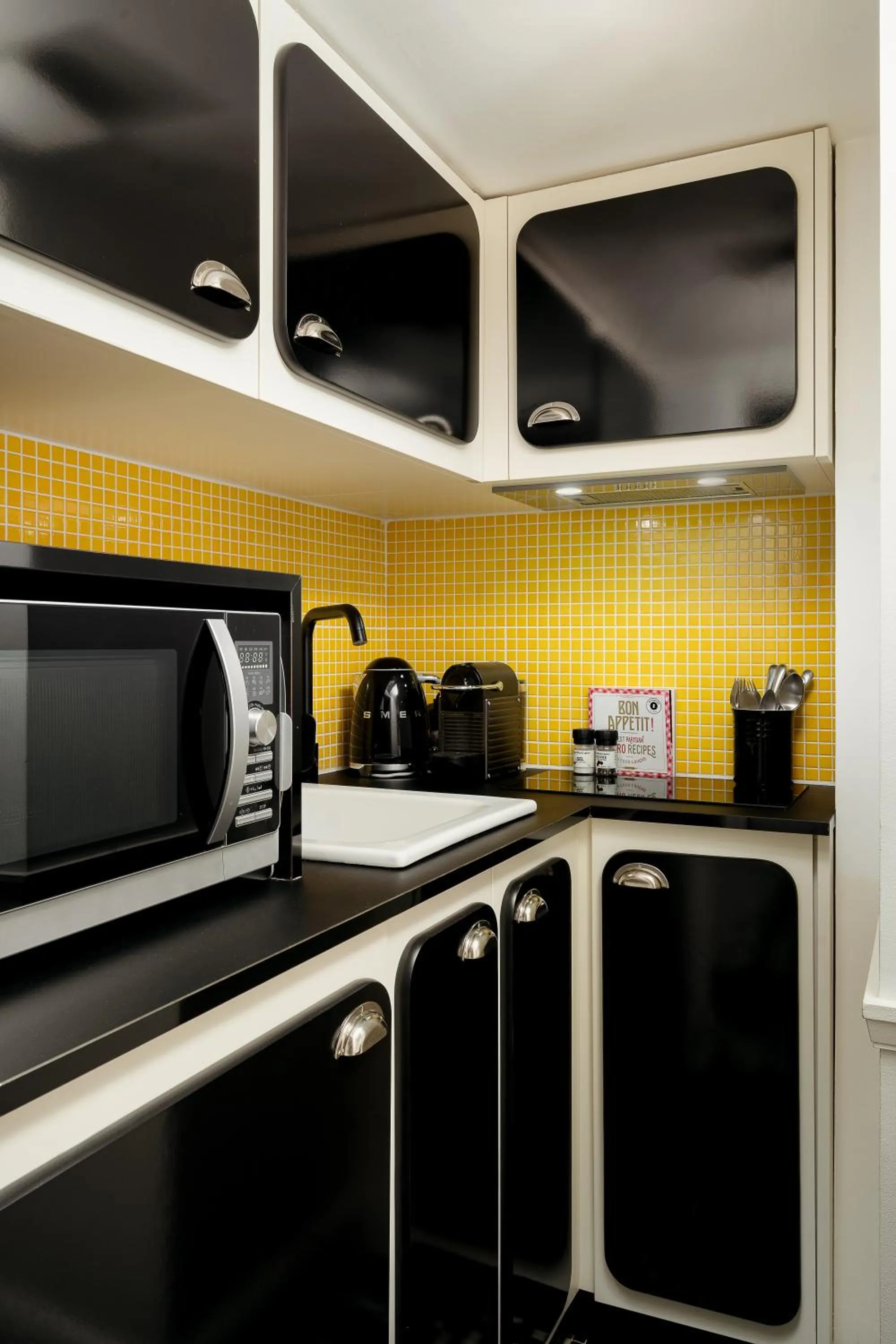 kitchen in My Maison In Paris - Louvre