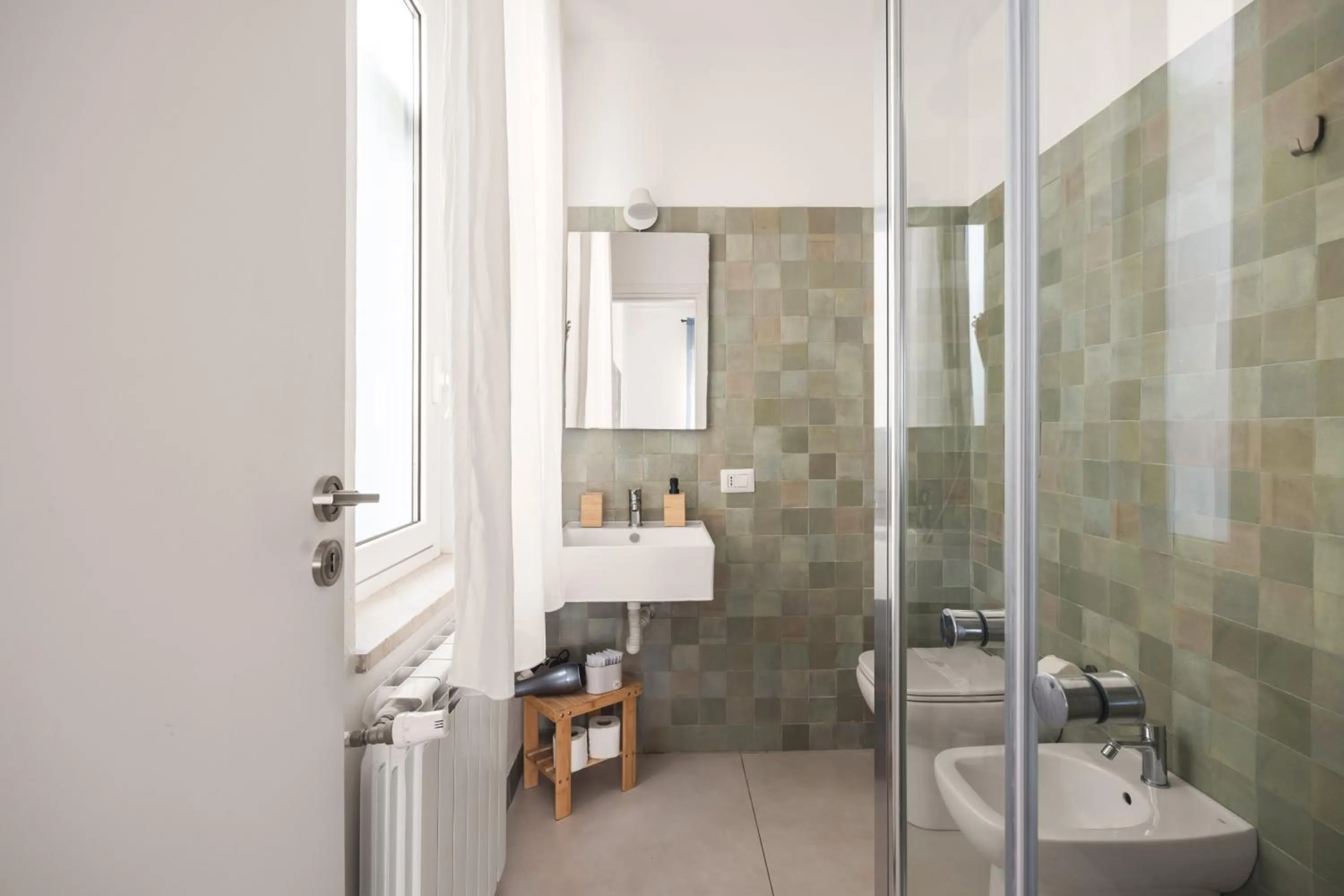 Toilet in Dante Suites