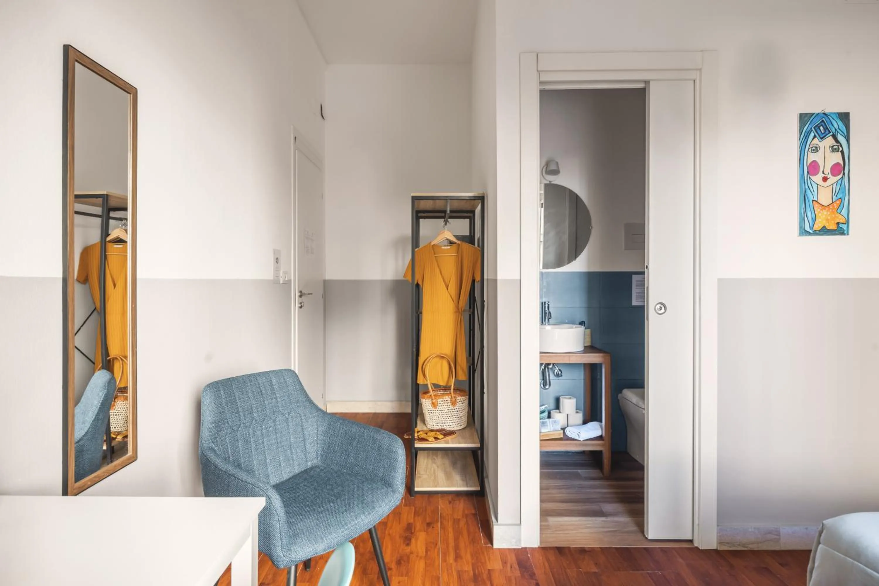 Decorative detail in Dante Suites