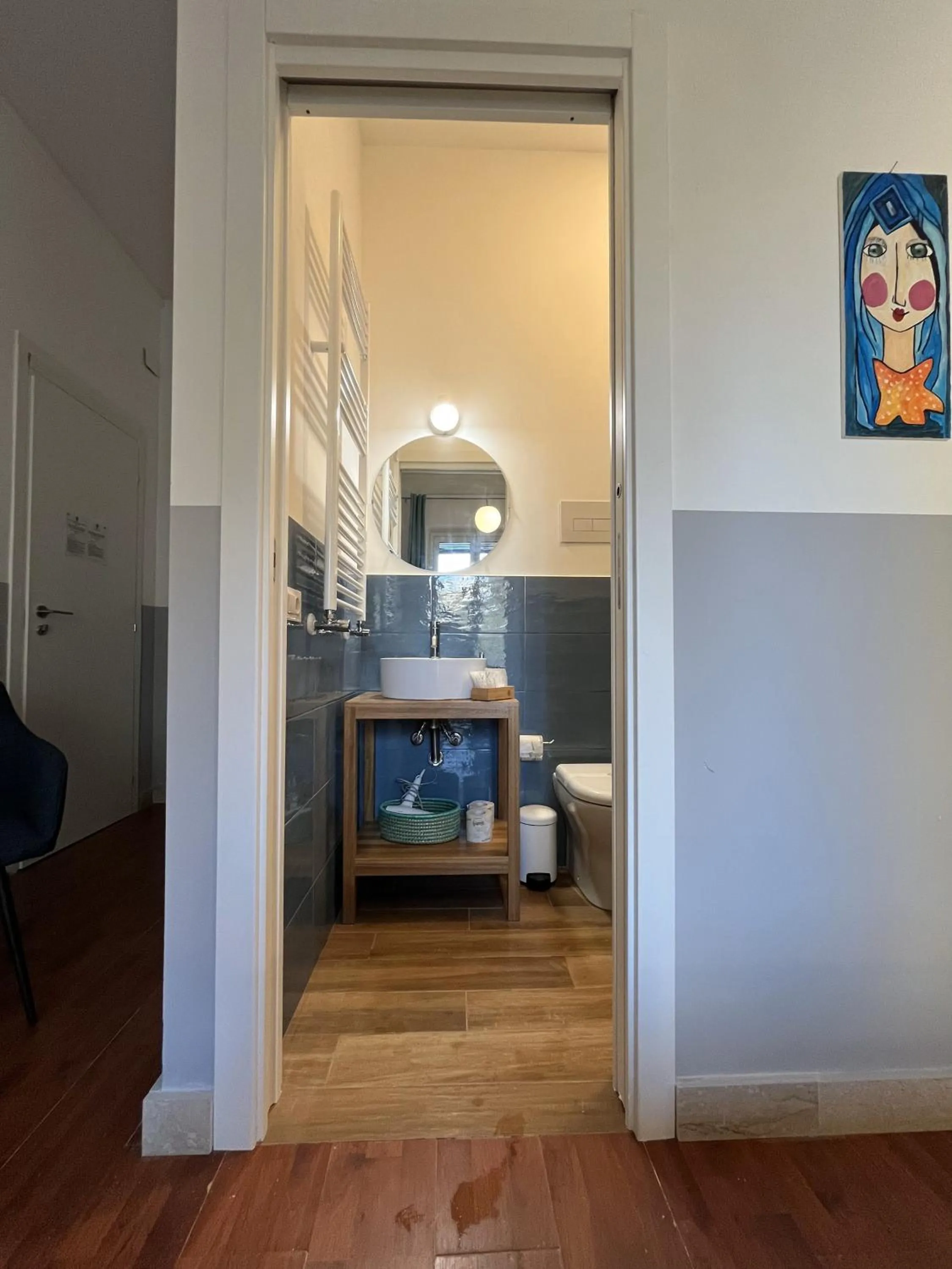 Toilet in Dante Suites