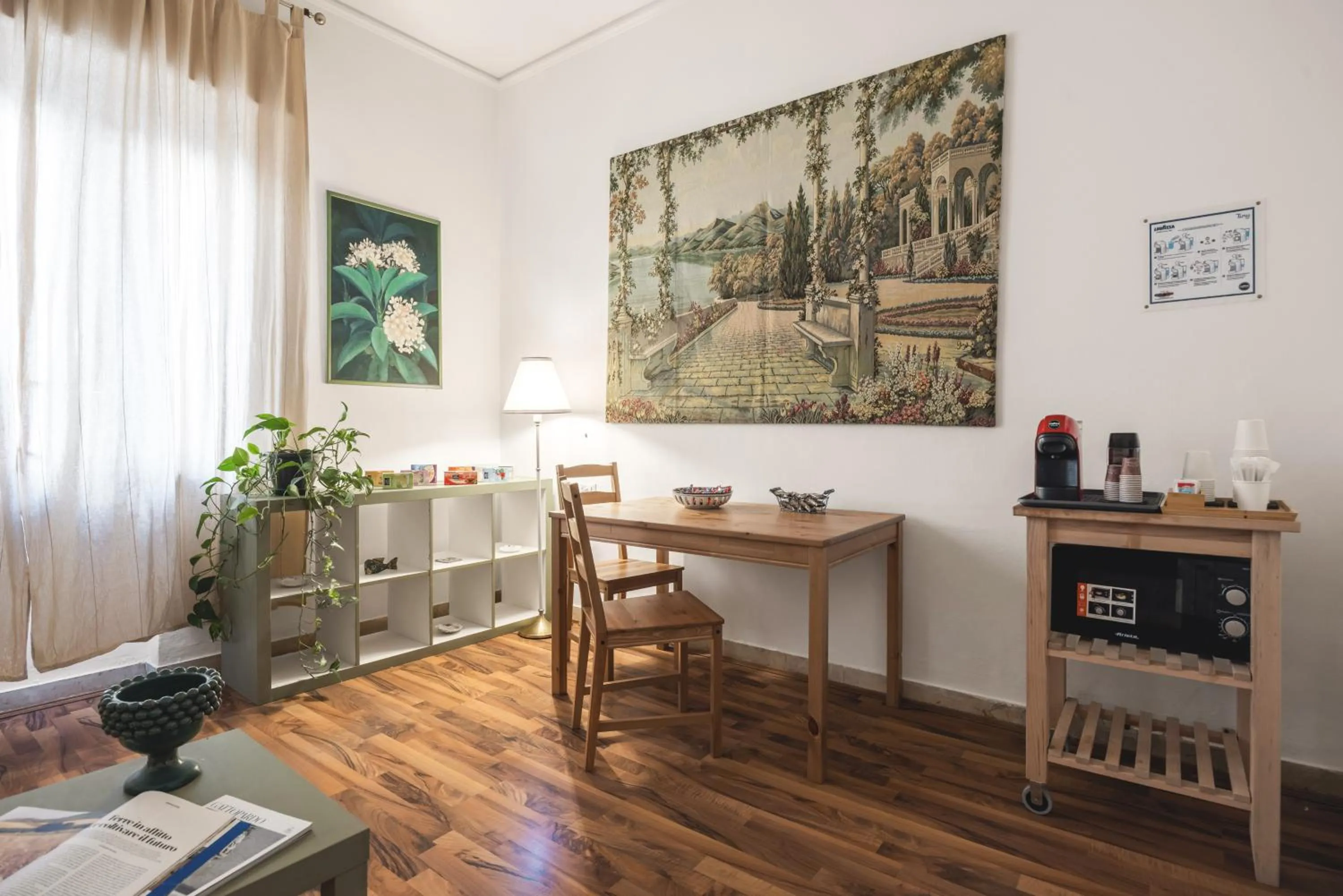 Communal lounge/ TV room in Dante Suites