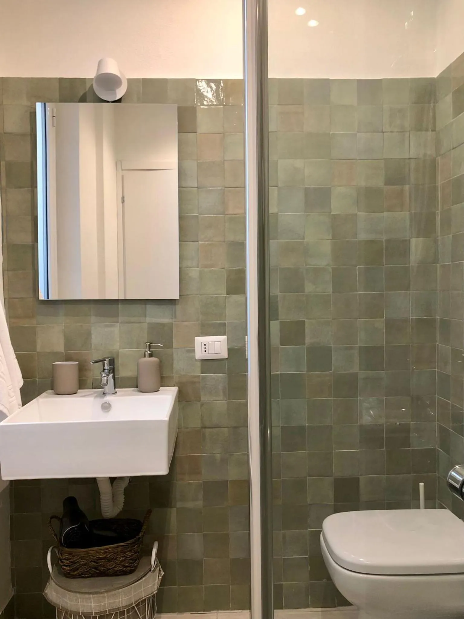 Bathroom in Dante Suites