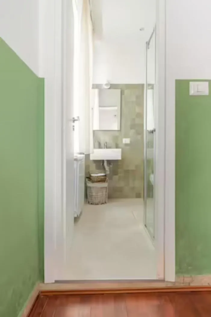 Shower in Dante Suites