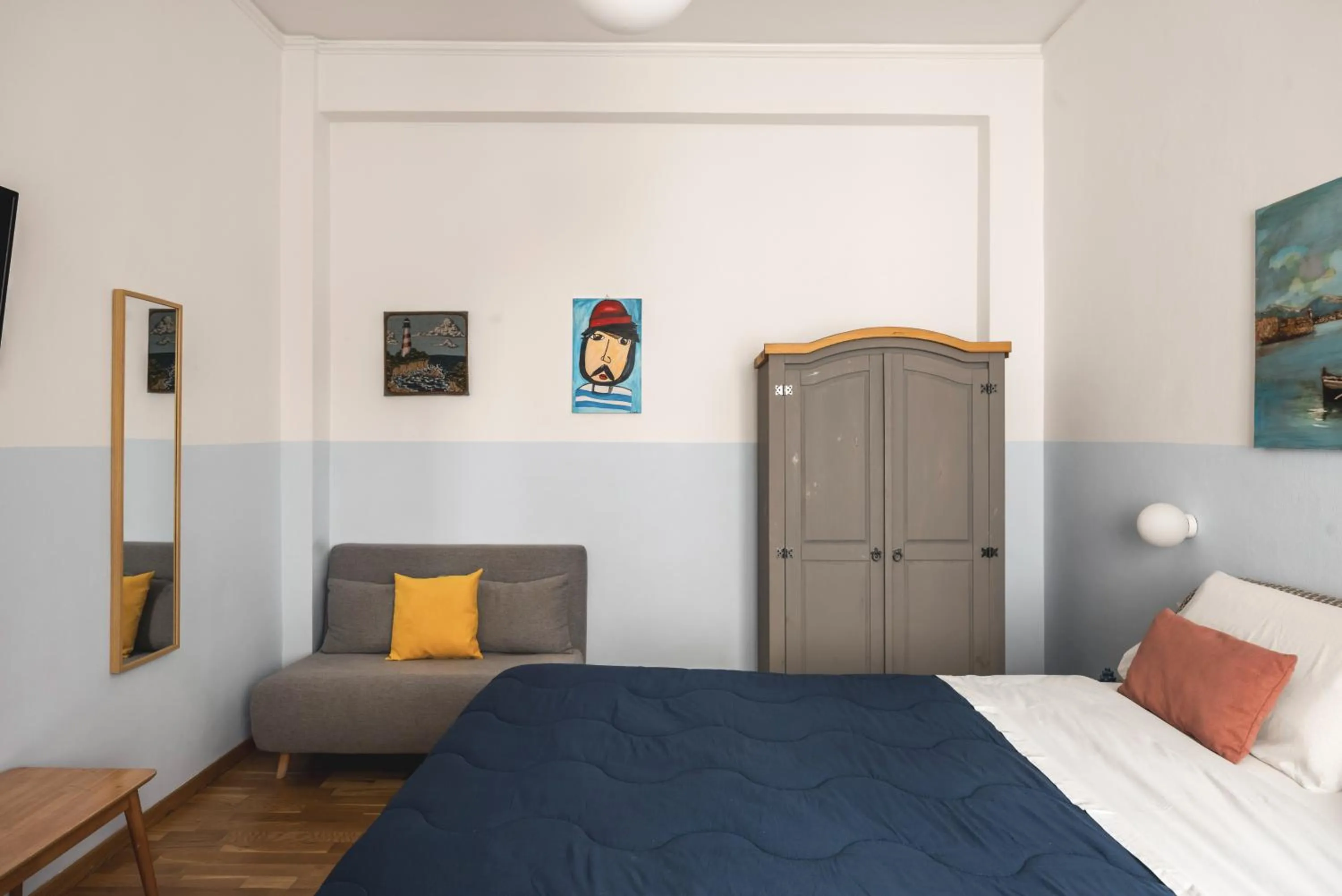 Bedroom, Bed in Dante Suites