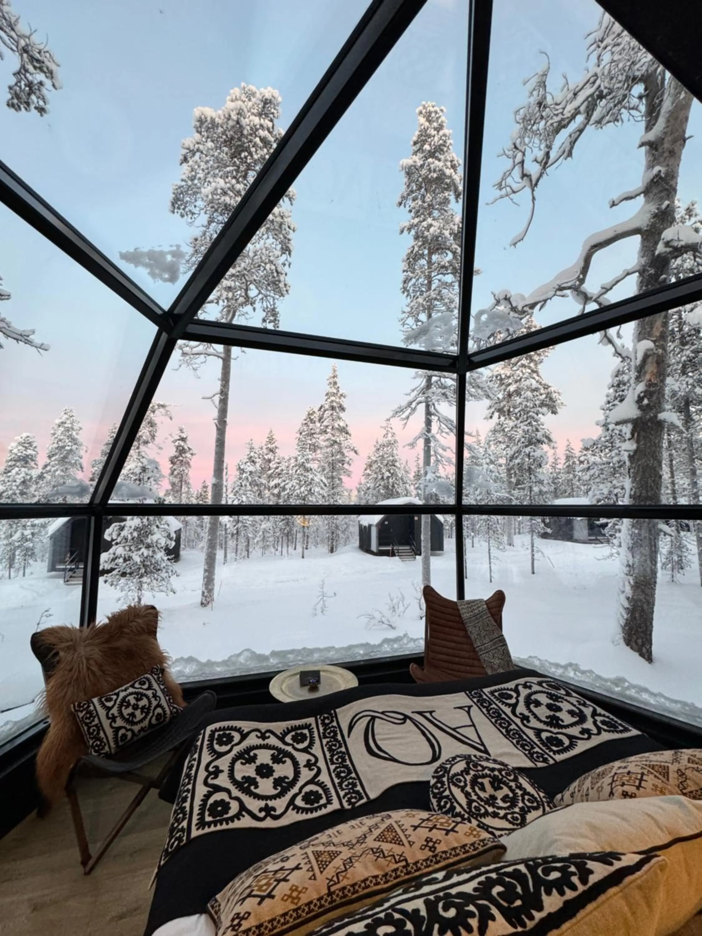 Bed in Aurora Queen Resort Igloos