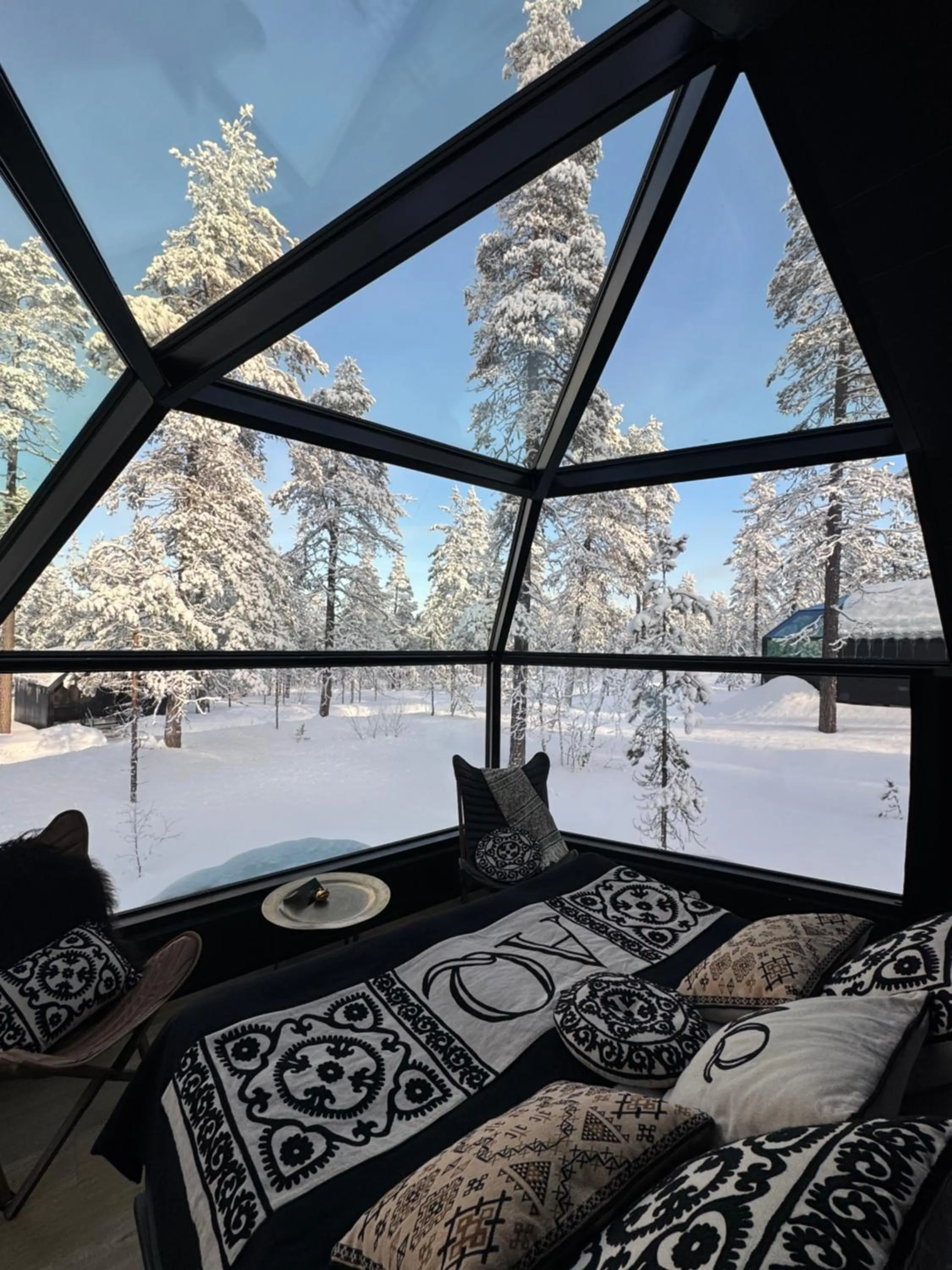 Bed in Aurora Queen Resort Igloos