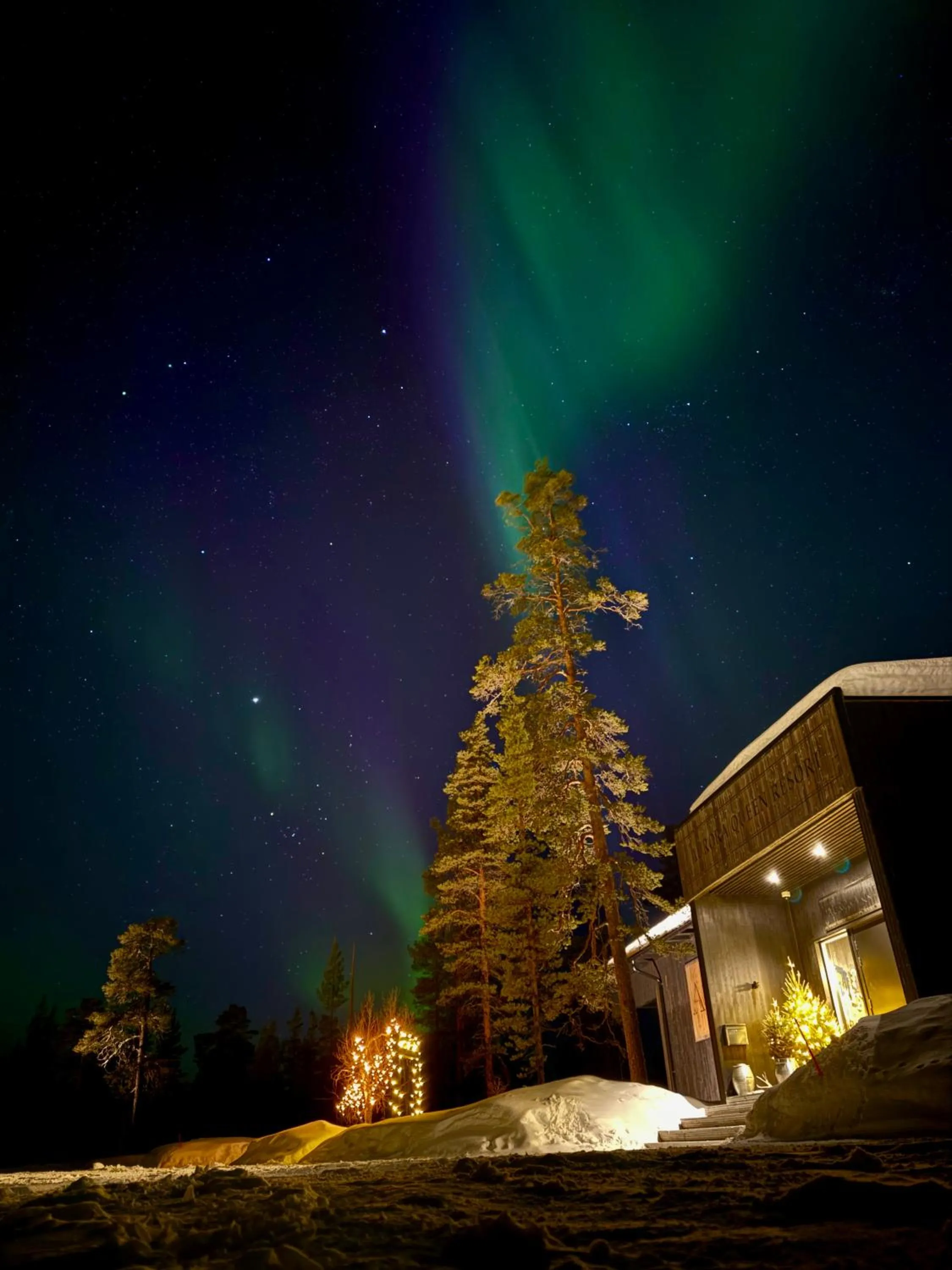 Restaurant/places to eat in Aurora Queen Resort Igloos