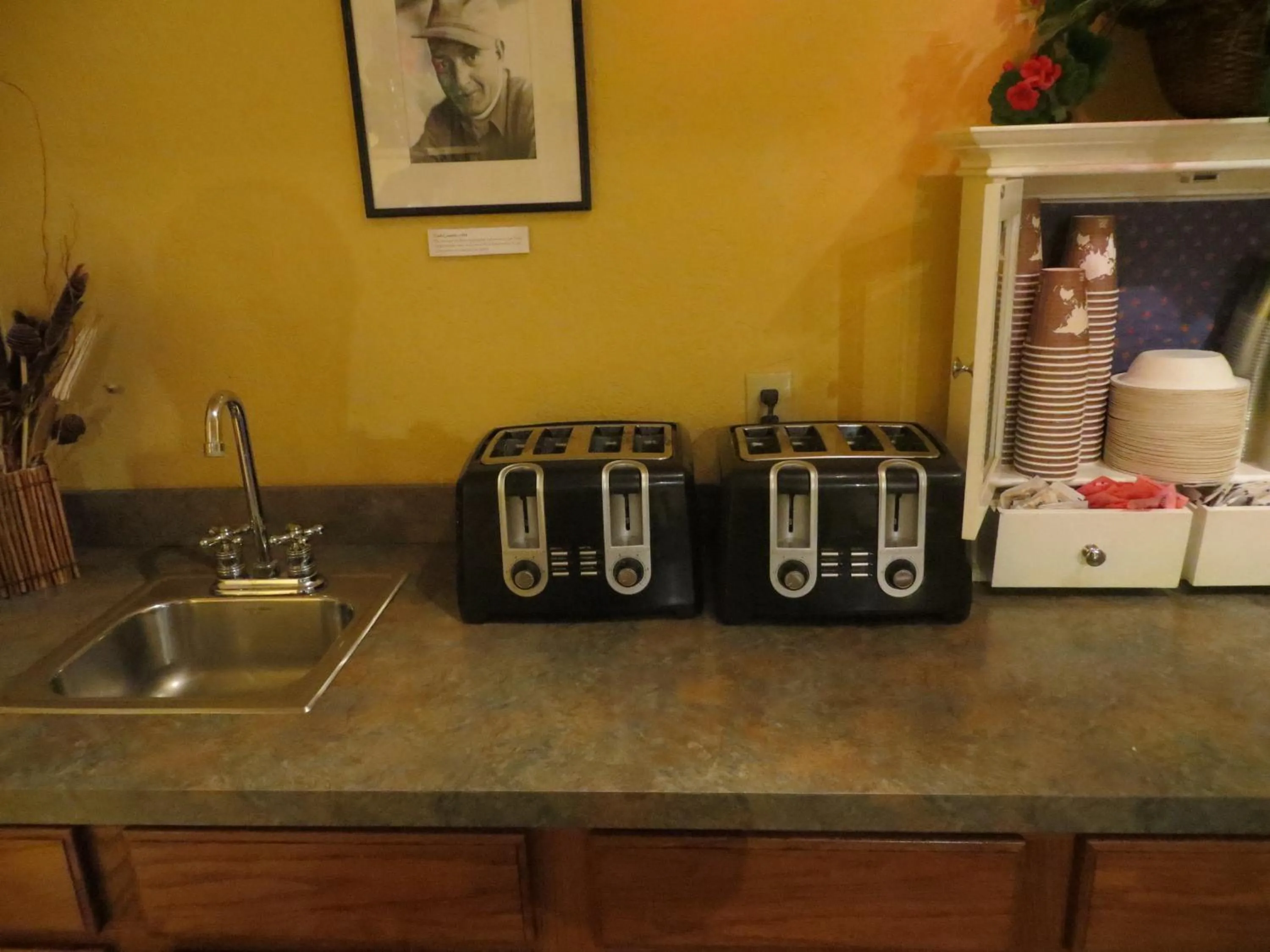 Restaurant/places to eat in Old Town Inn