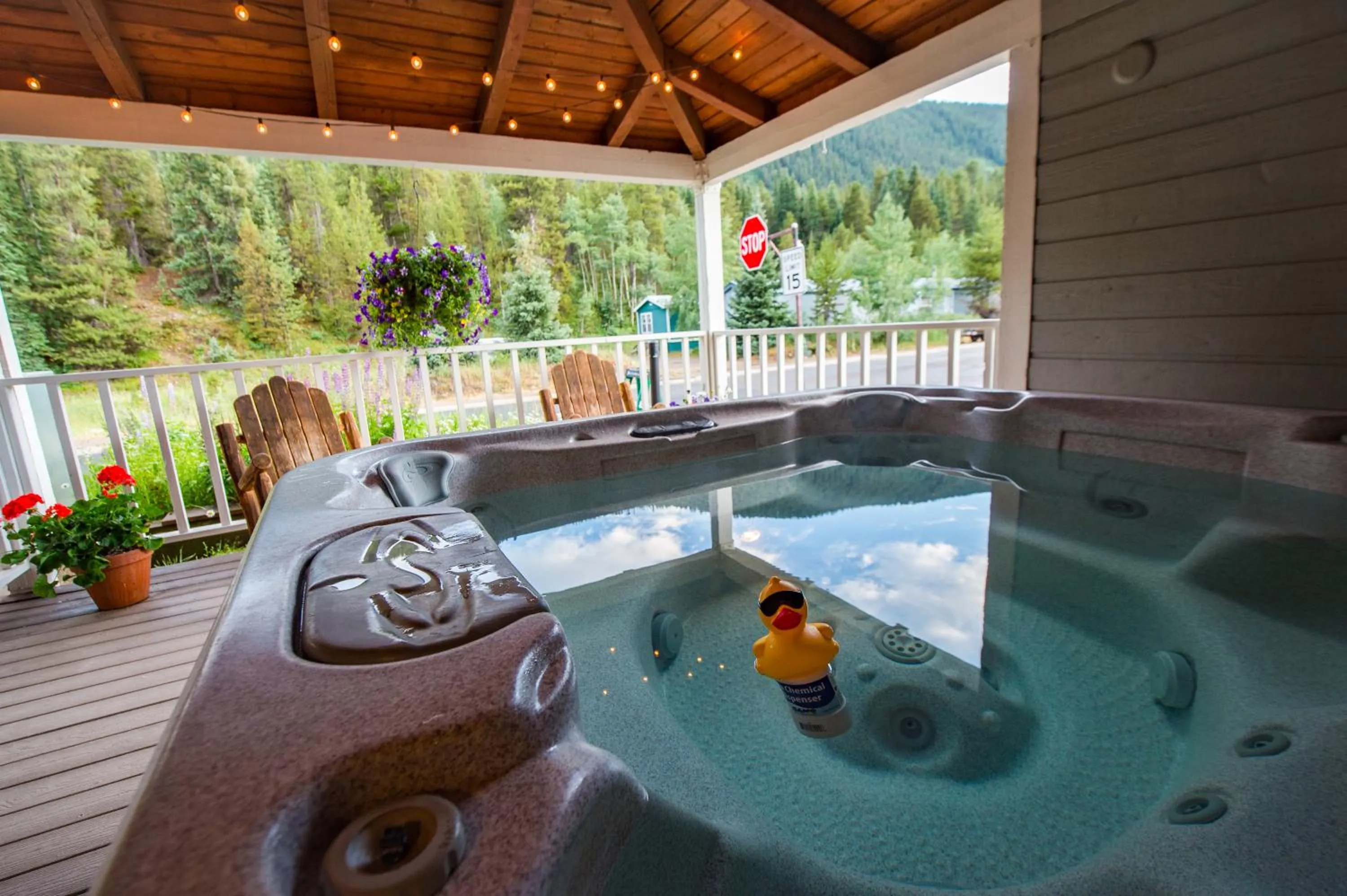 Hot Tub in Old Town Inn