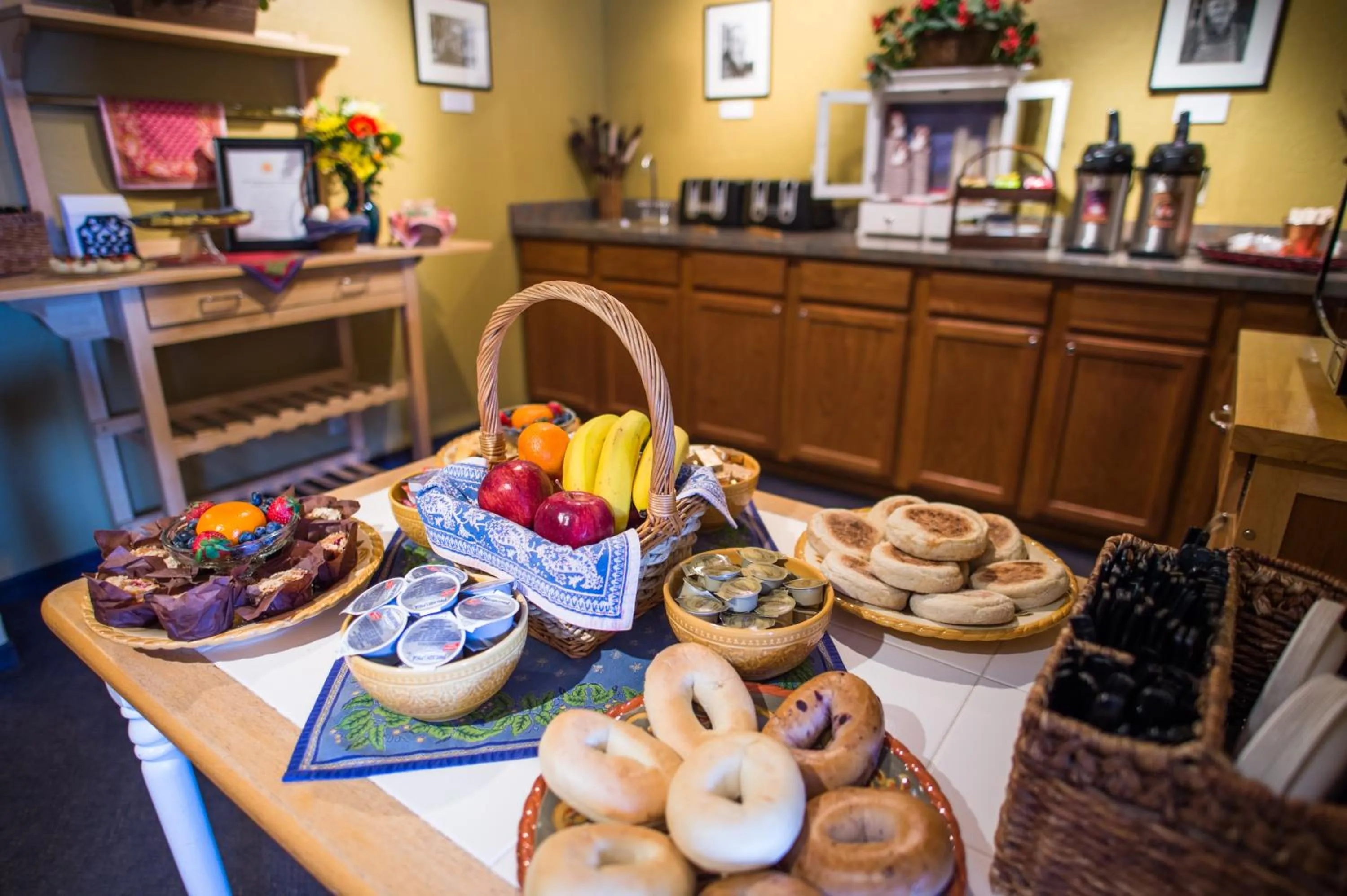Continental breakfast in Old Town Inn
